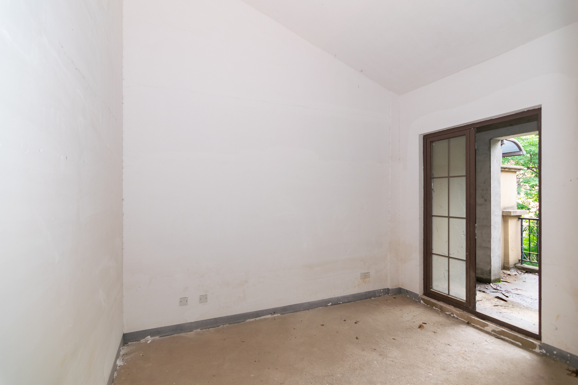 金地三千府(金地湖山樾、金地自在城)  8室3厅4卫    580.0万 金地三千府(金地湖山樾、金地自在城)  8室3厅4卫    580.0万卧室