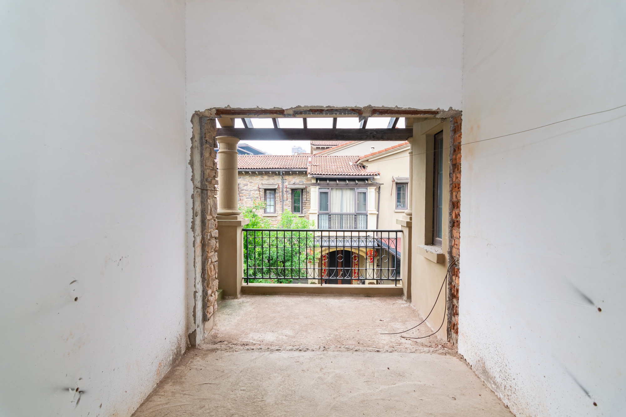 金地三千府(金地湖山樾、金地自在城)  8室3厅4卫    580.0万 金地三千府(金地湖山樾、金地自在城)  8室3厅4卫    580.0万卧室