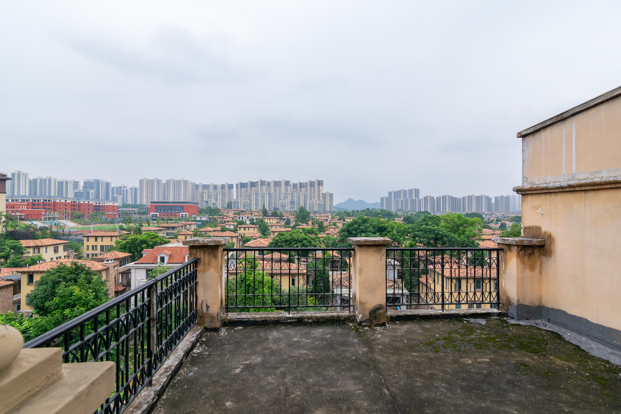 金地三千府(金地湖山樾、金地自在城)  8室3厅4卫    580.0万 金地三千府(金地湖山樾、金地自在城)  8室3厅4卫    580.0万阳台