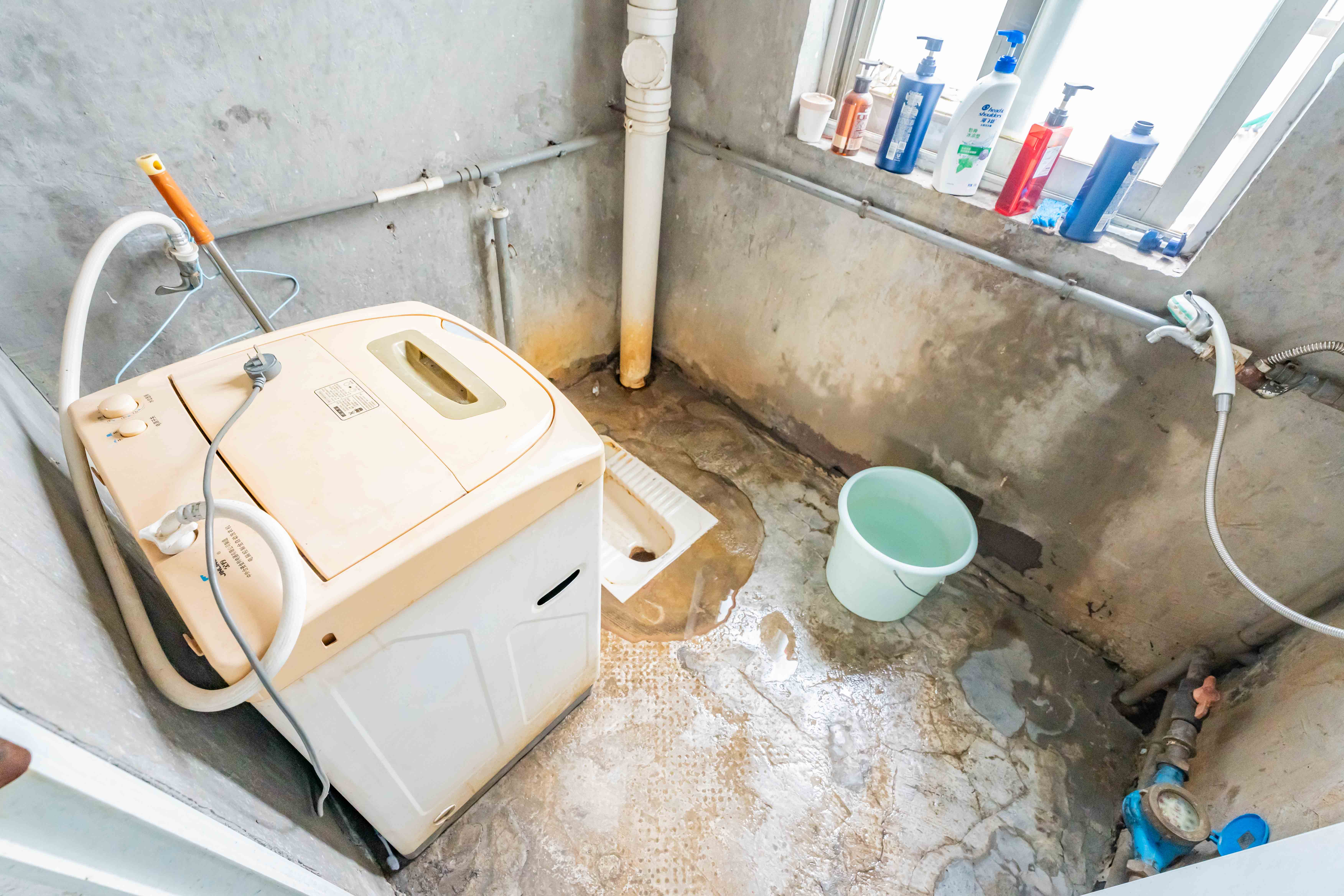 金帆小区  3室2厅2卫    55.0万卫生间