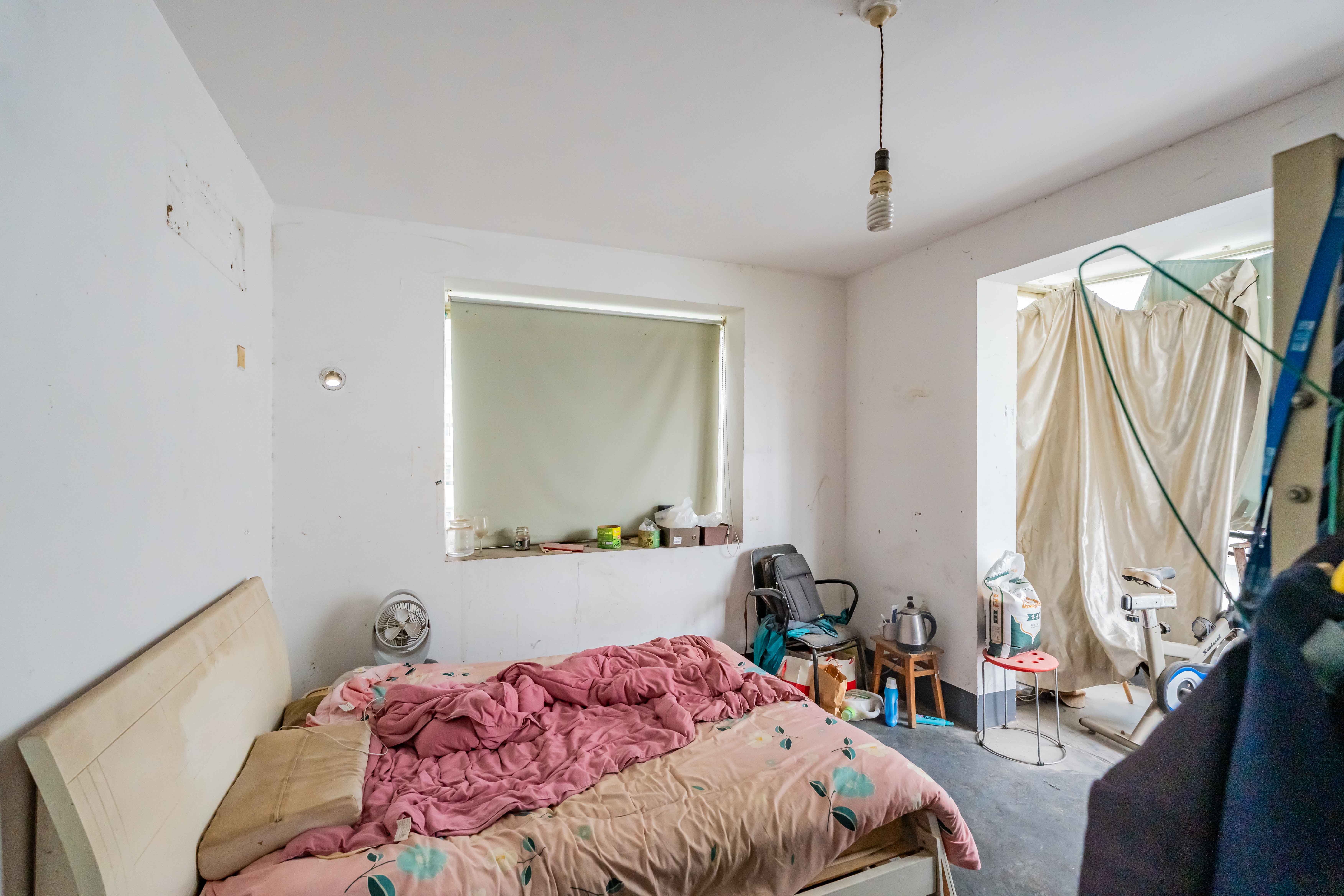 金帆小区  3室2厅2卫    55.0万卧室