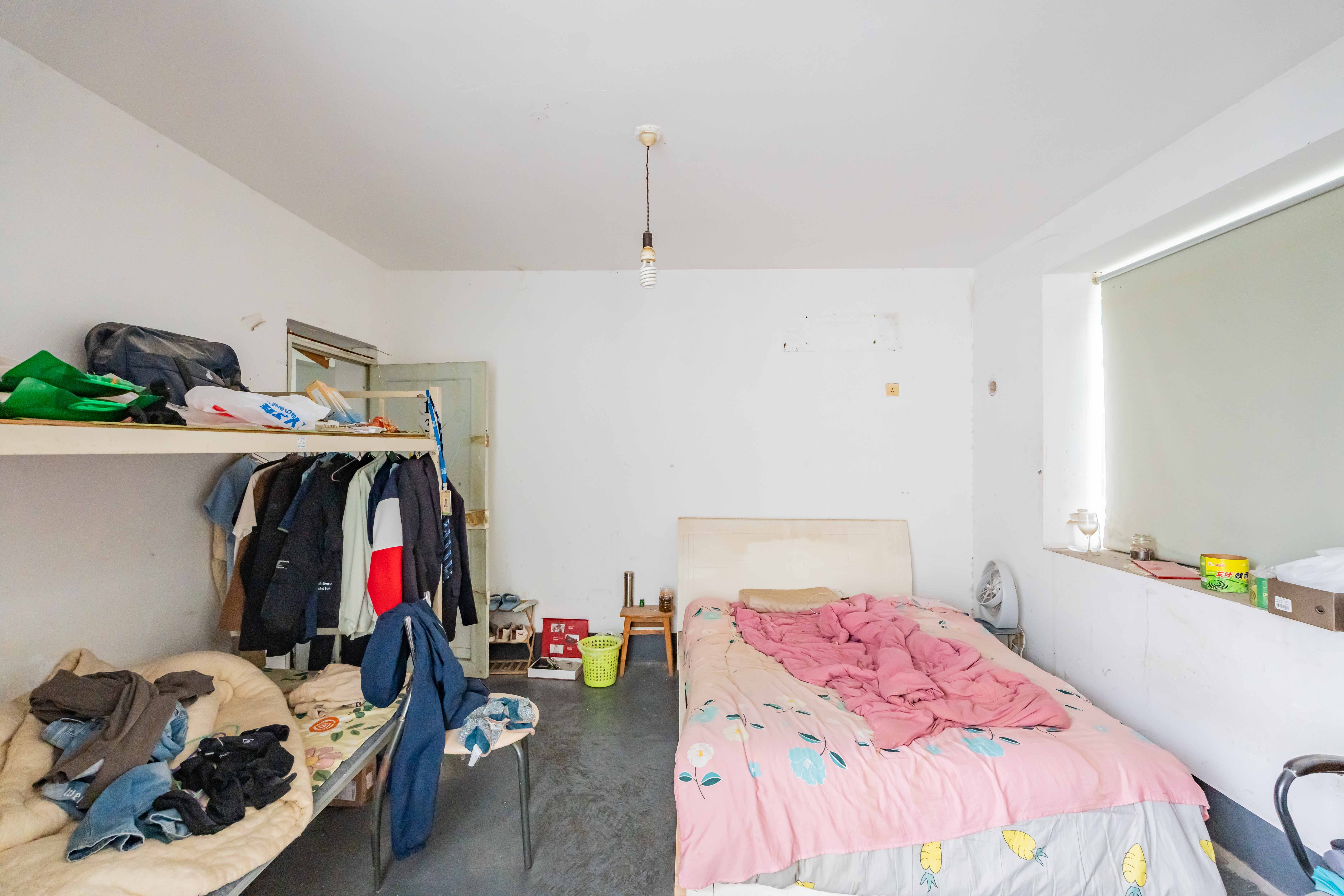 金帆小区  3室2厅2卫    55.0万卧室