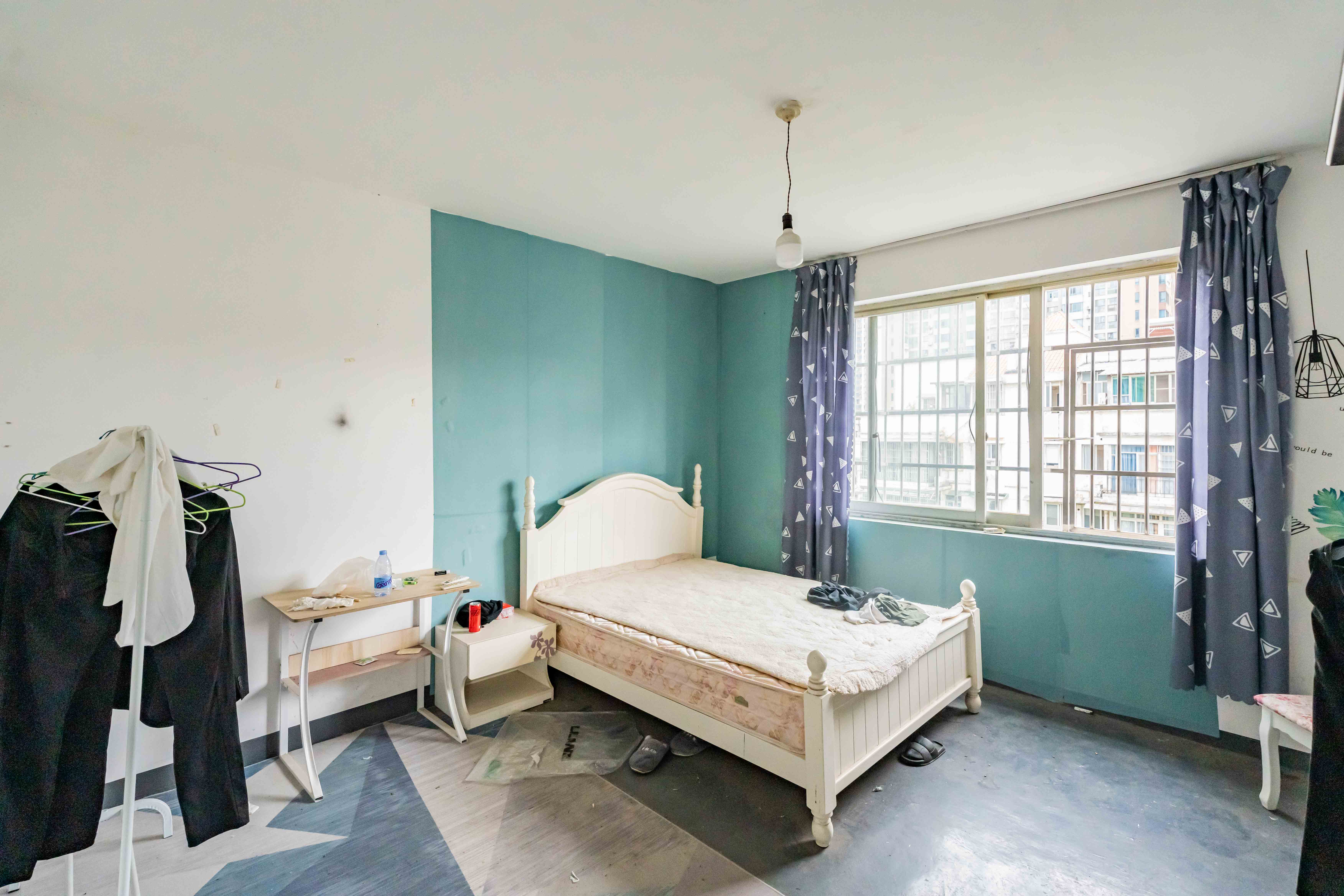 金帆小区  3室2厅2卫    55.0万卧室