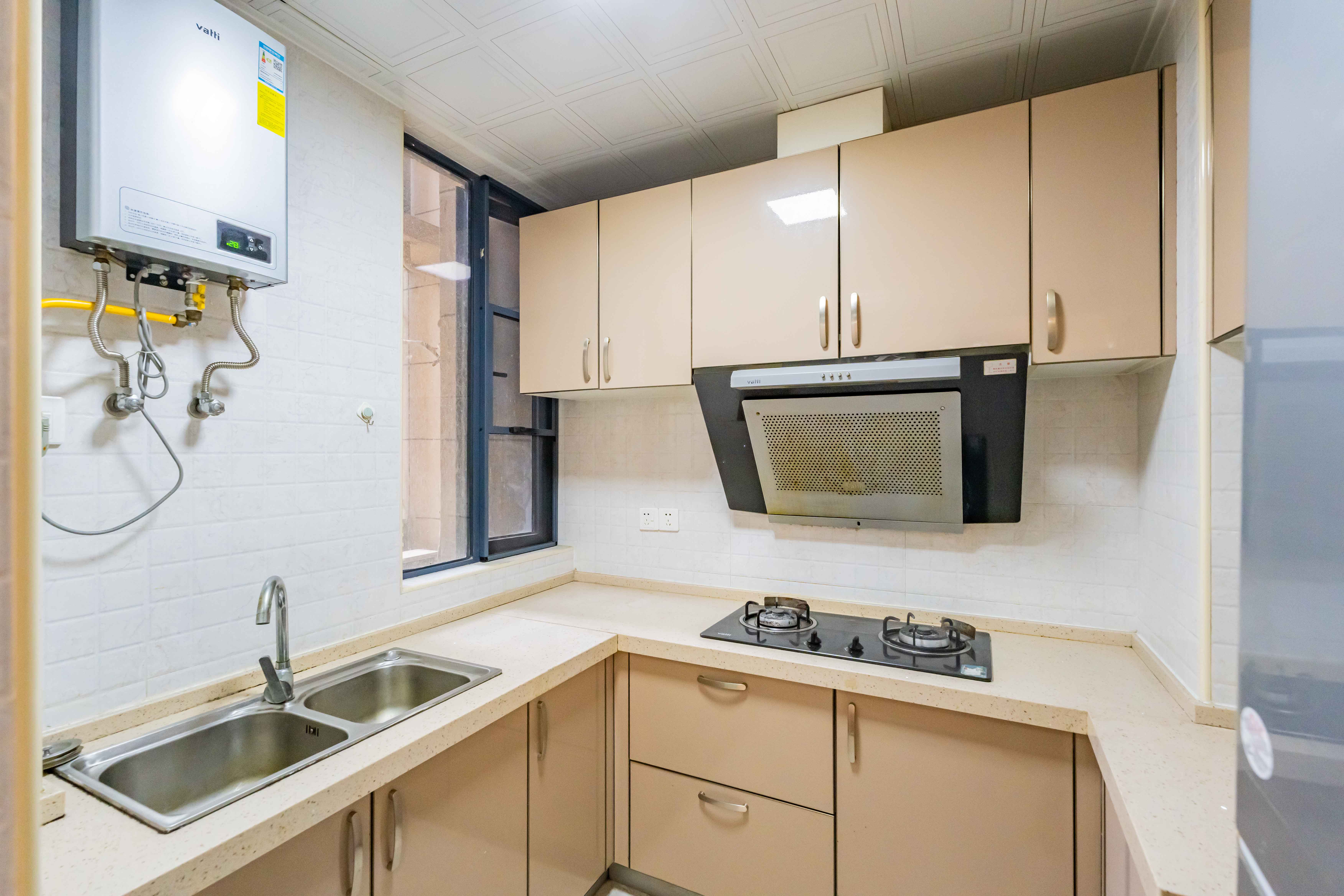 复地崑玉国际一期  2室2厅1卫    182.0万 复地崑玉国际一期  2室2厅1卫    182.0万厨房