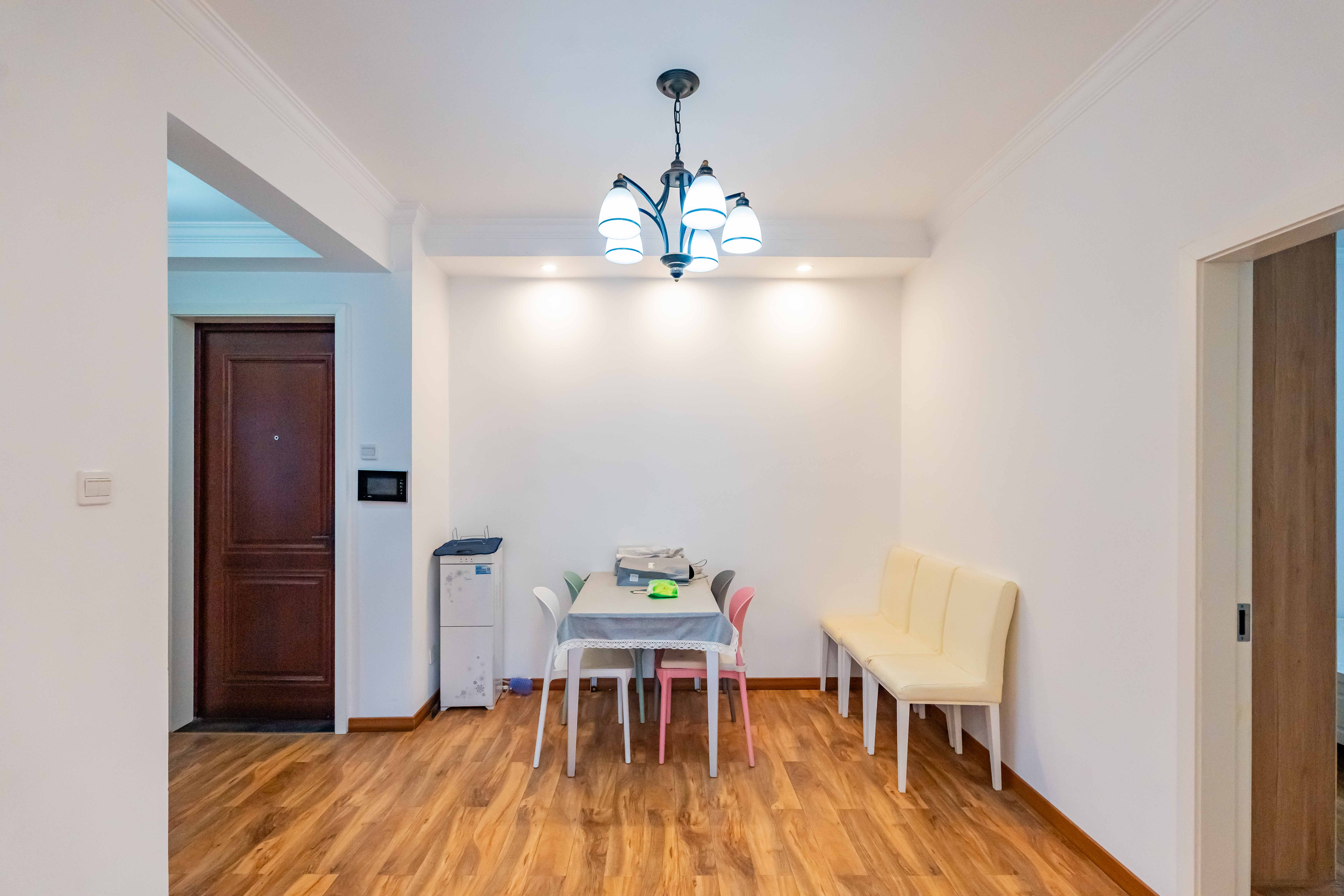 复地崑玉国际一期  2室2厅1卫    182.0万 复地崑玉国际一期  2室2厅1卫    182.0万客厅