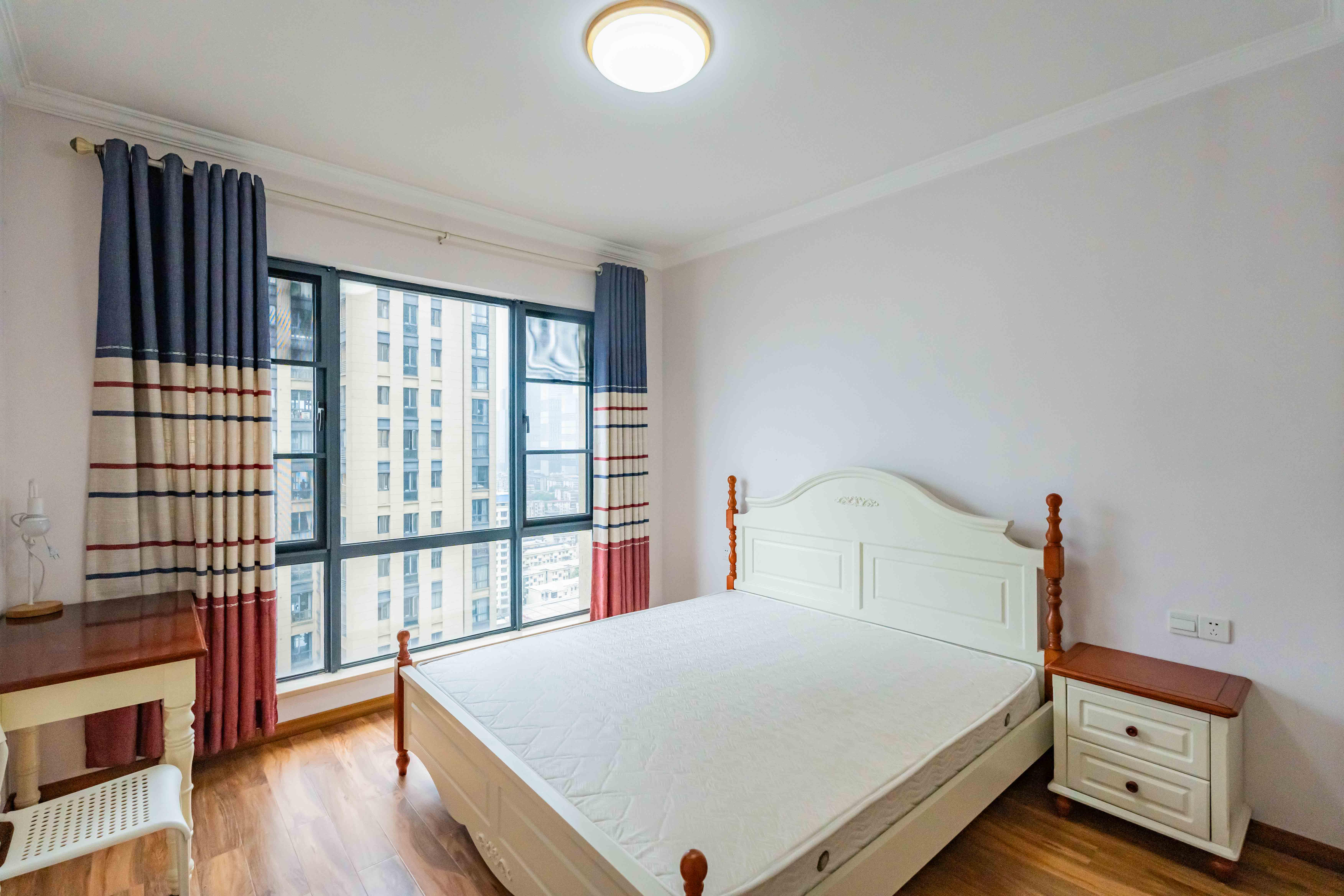 复地崑玉国际一期  2室2厅1卫    182.0万 复地崑玉国际一期  2室2厅1卫    182.0万卧室