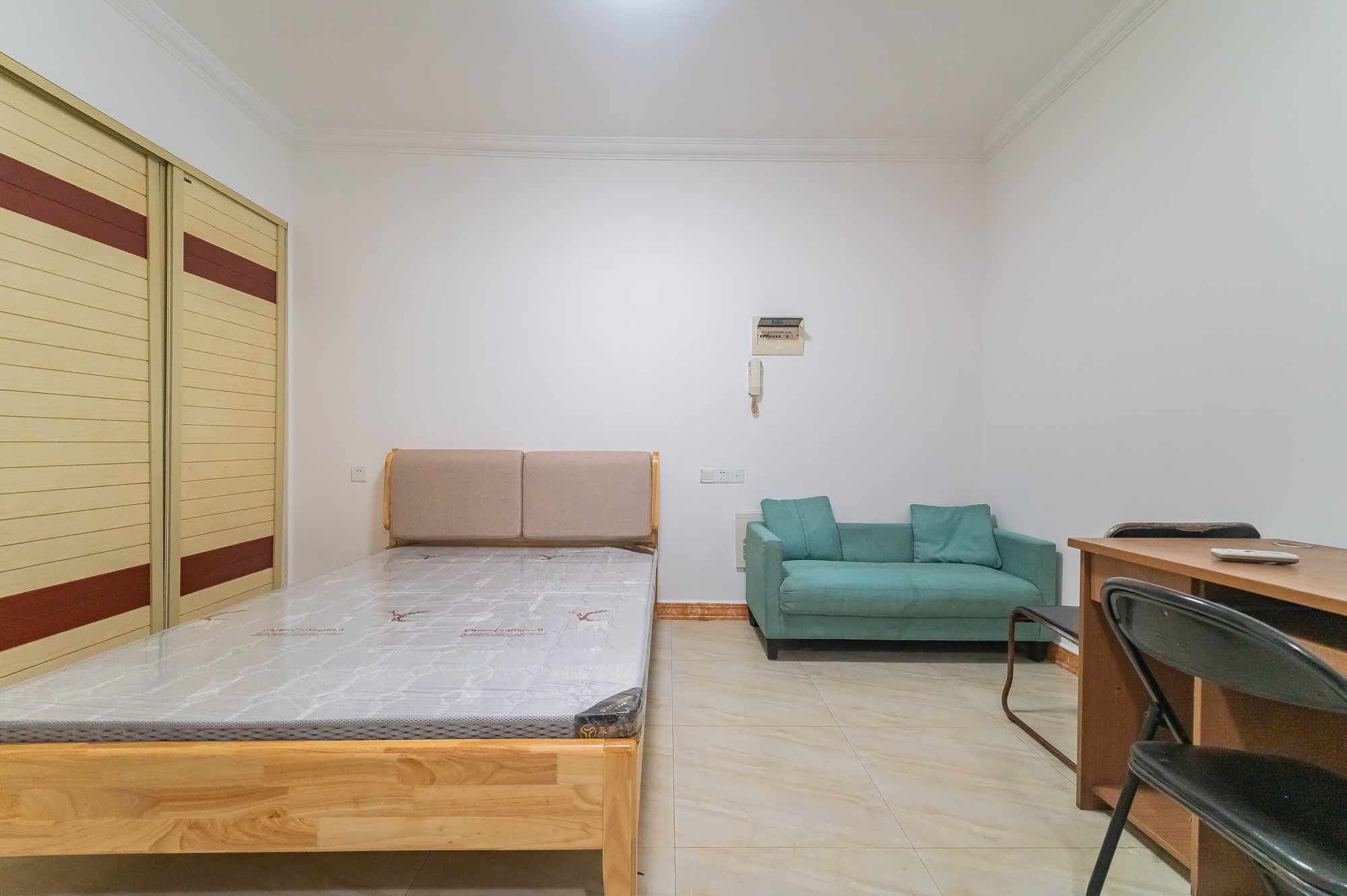 锦璨家园  1室1厅1卫    19.0万 锦璨家园  1室1厅1卫    19.0万卧室