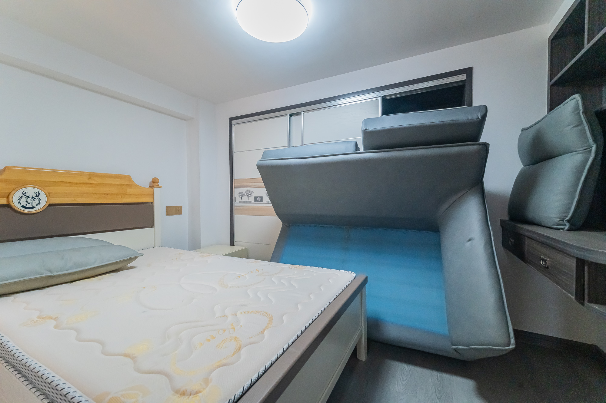 海伦春天 2室1厅1卫 34.99万 海伦春天 2室1厅1卫 34.99万卧室