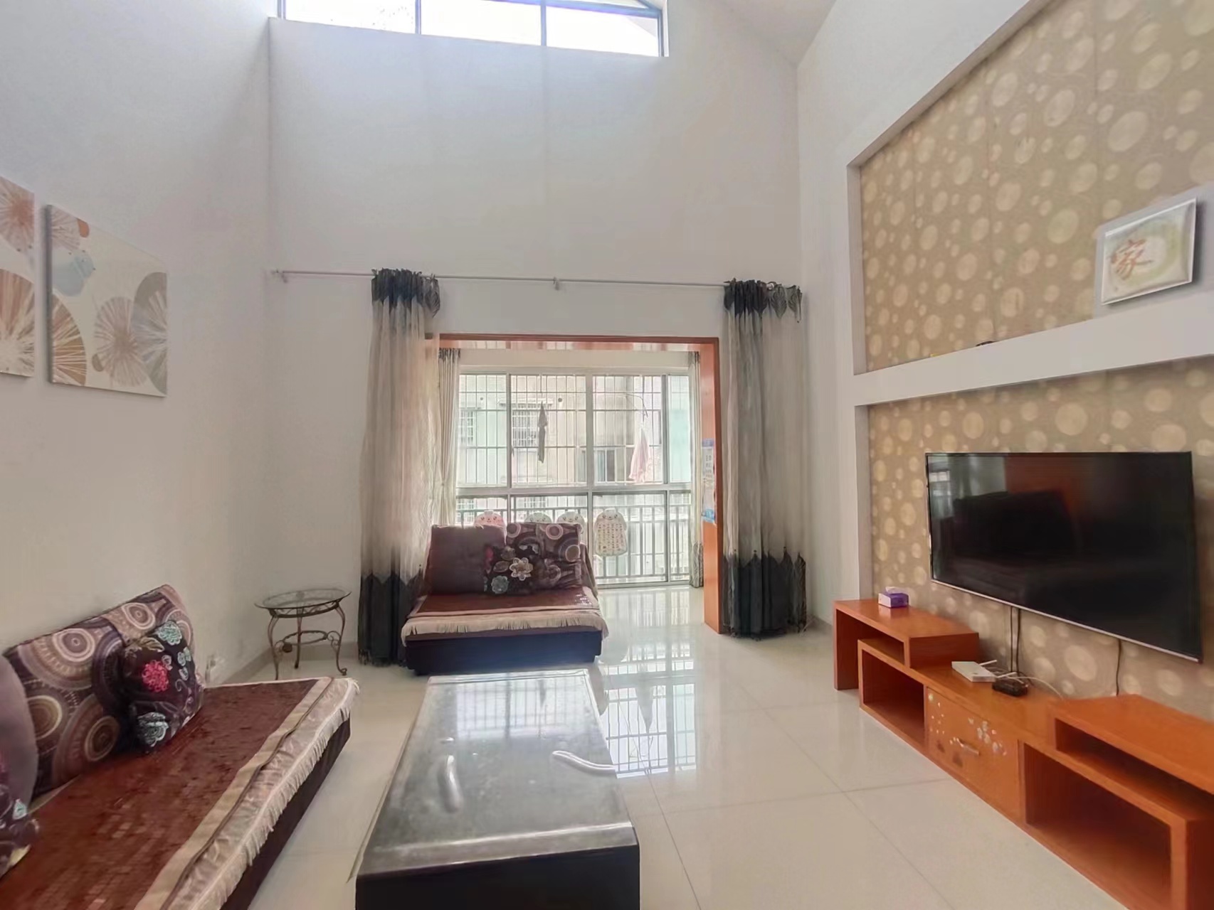 煜峰花园先锋路23号 5室2厅2卫 42.8万 煜峰花园先锋路23号 5室2厅2卫 42.8万室内图