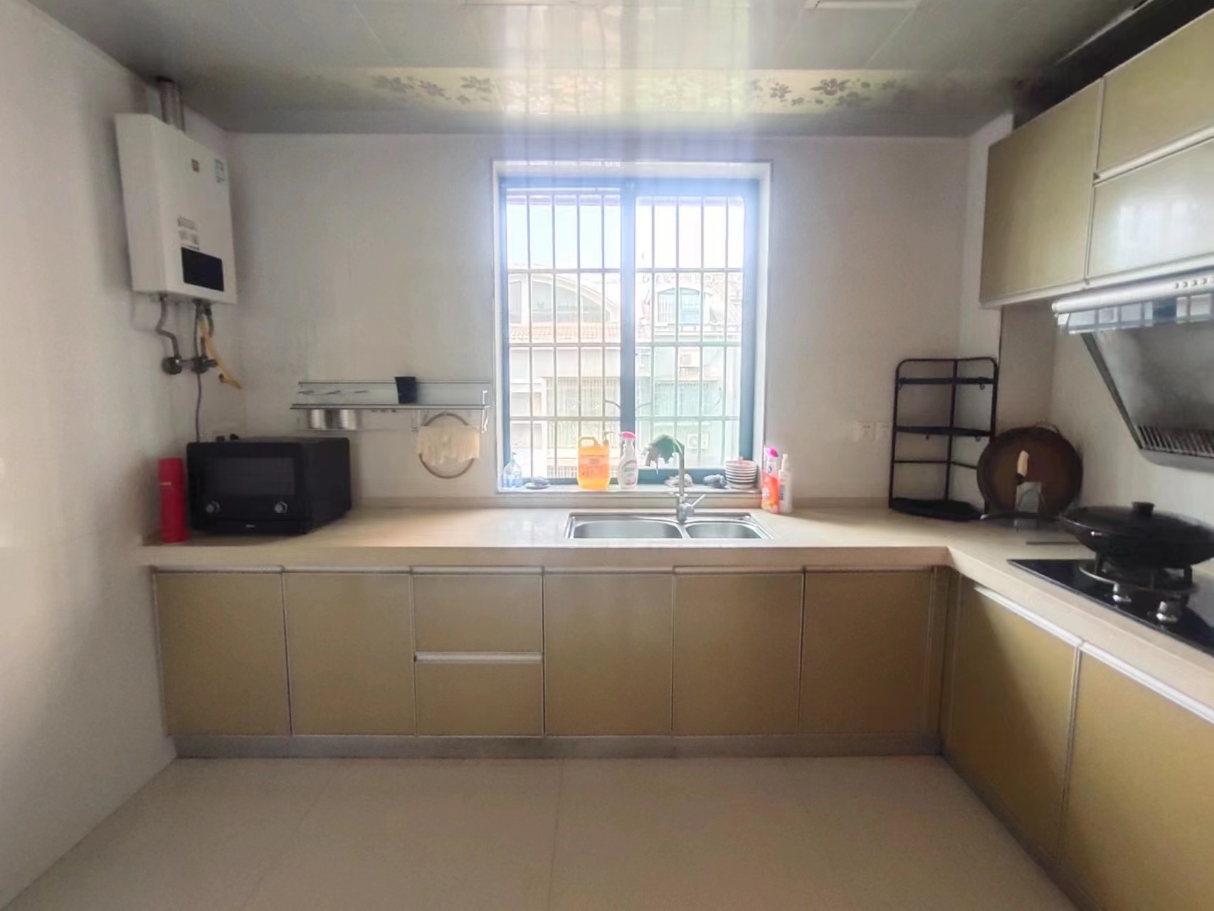 煜峰花园先锋路23号 5室2厅2卫 42.8万 煜峰花园先锋路23号 5室2厅2卫 42.8万室内图