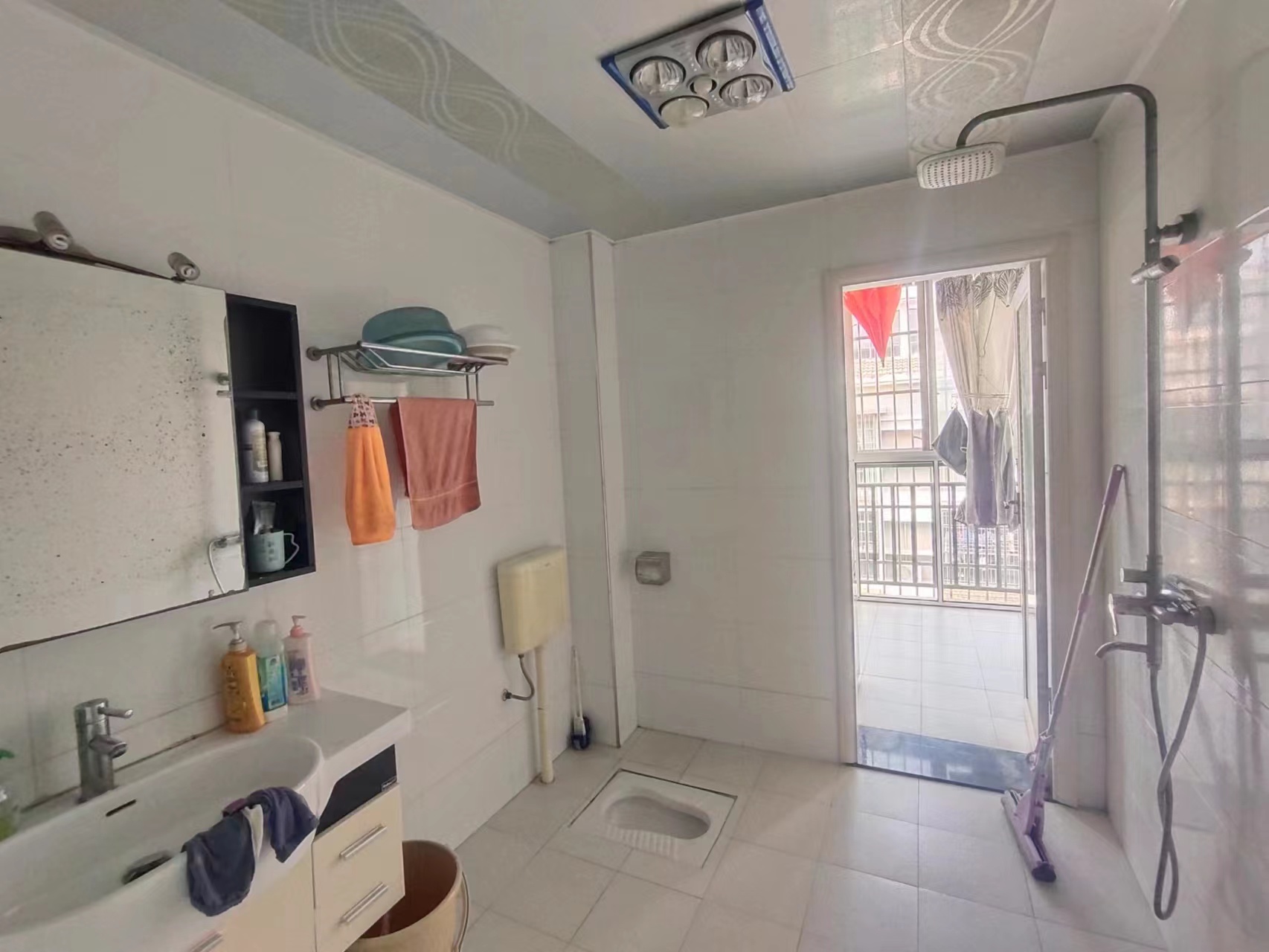 煜峰花园先锋路23号 5室2厅2卫 42.8万 煜峰花园先锋路23号 5室2厅2卫 42.8万室内图