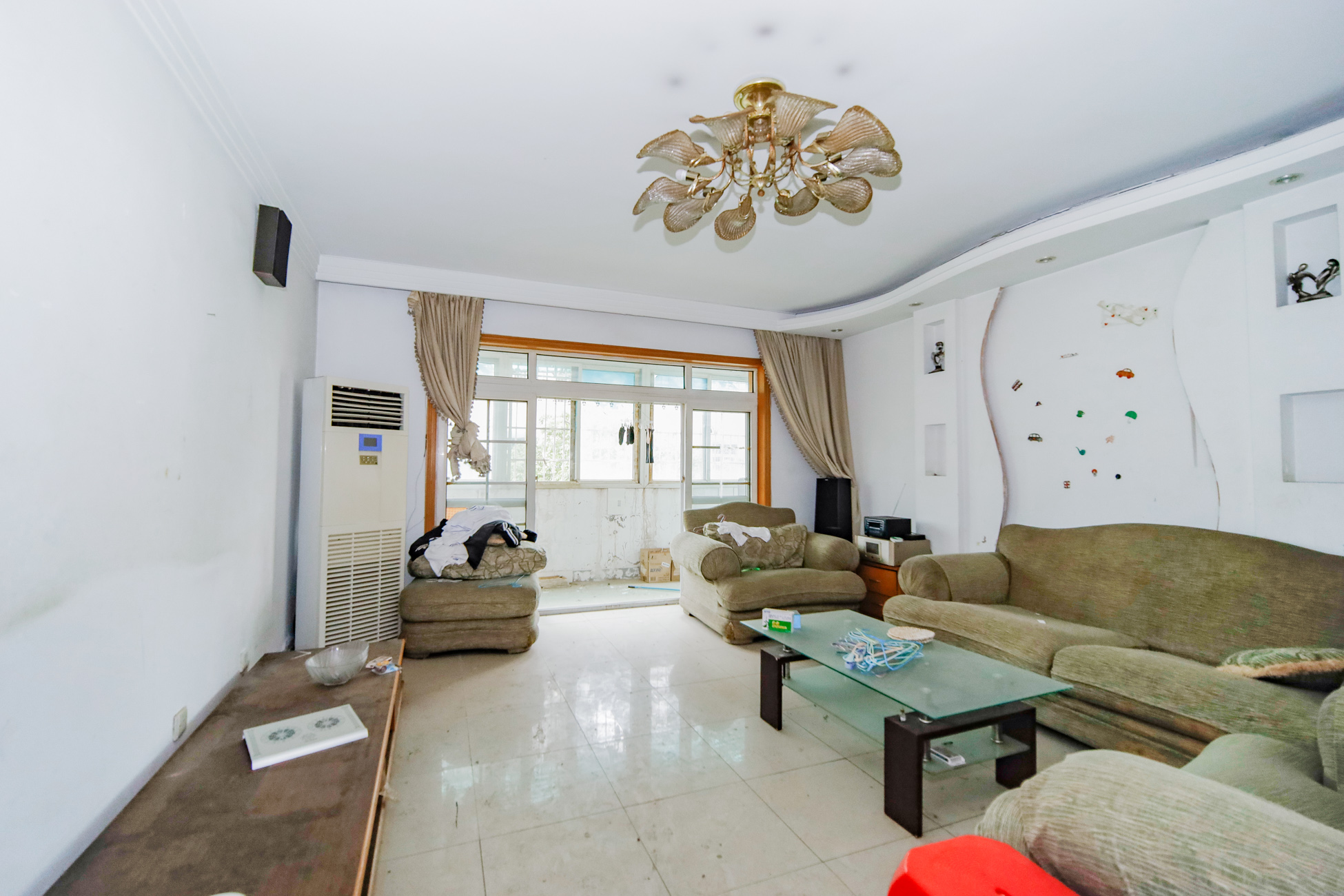 湘樟园小区(湘樟家园)  3室2厅2卫    48.0万 湘樟园小区(湘樟家园)  3室2厅2卫    48.0万客厅