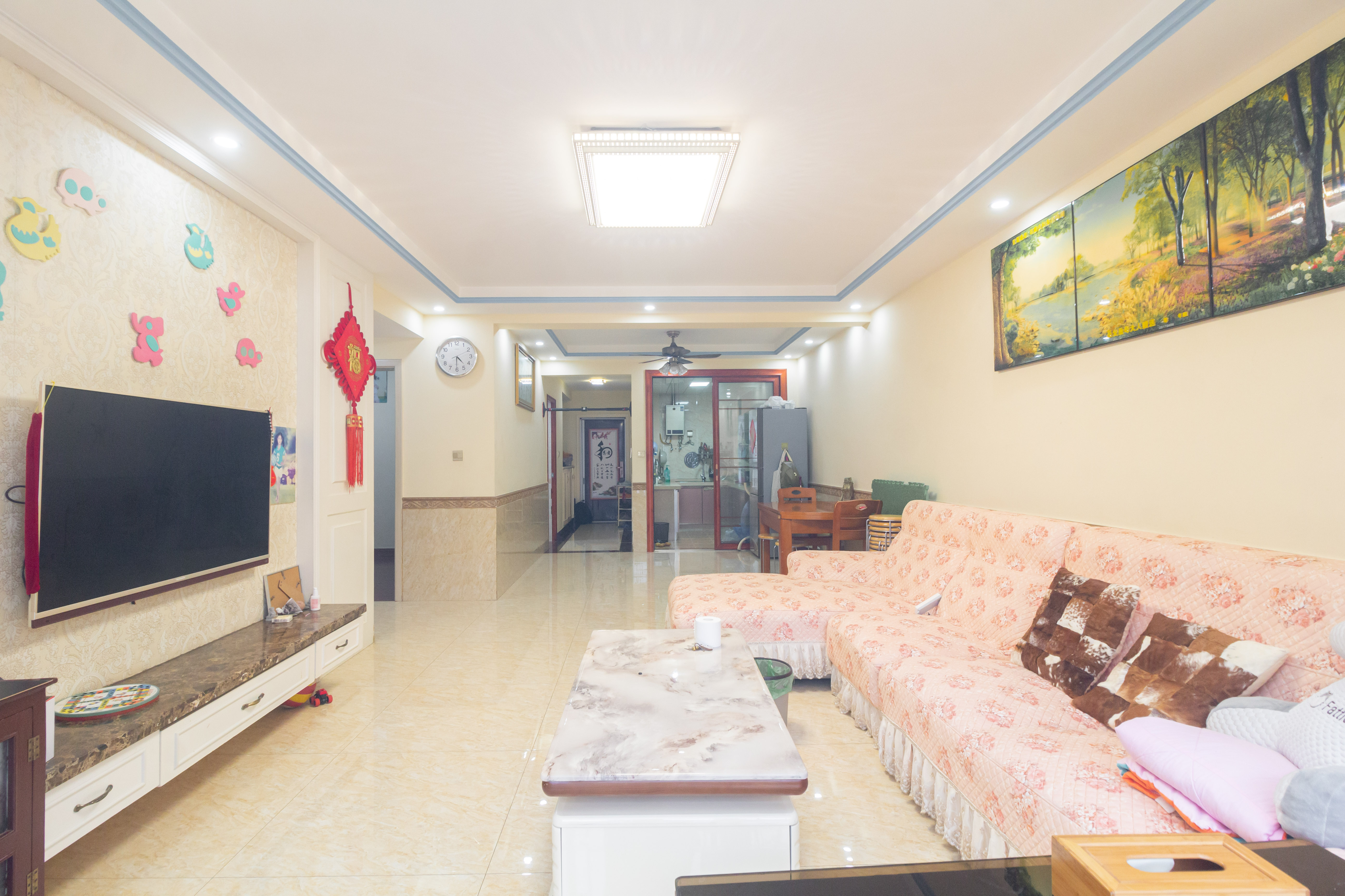 三景华御  3室2厅1卫   87.90万客厅