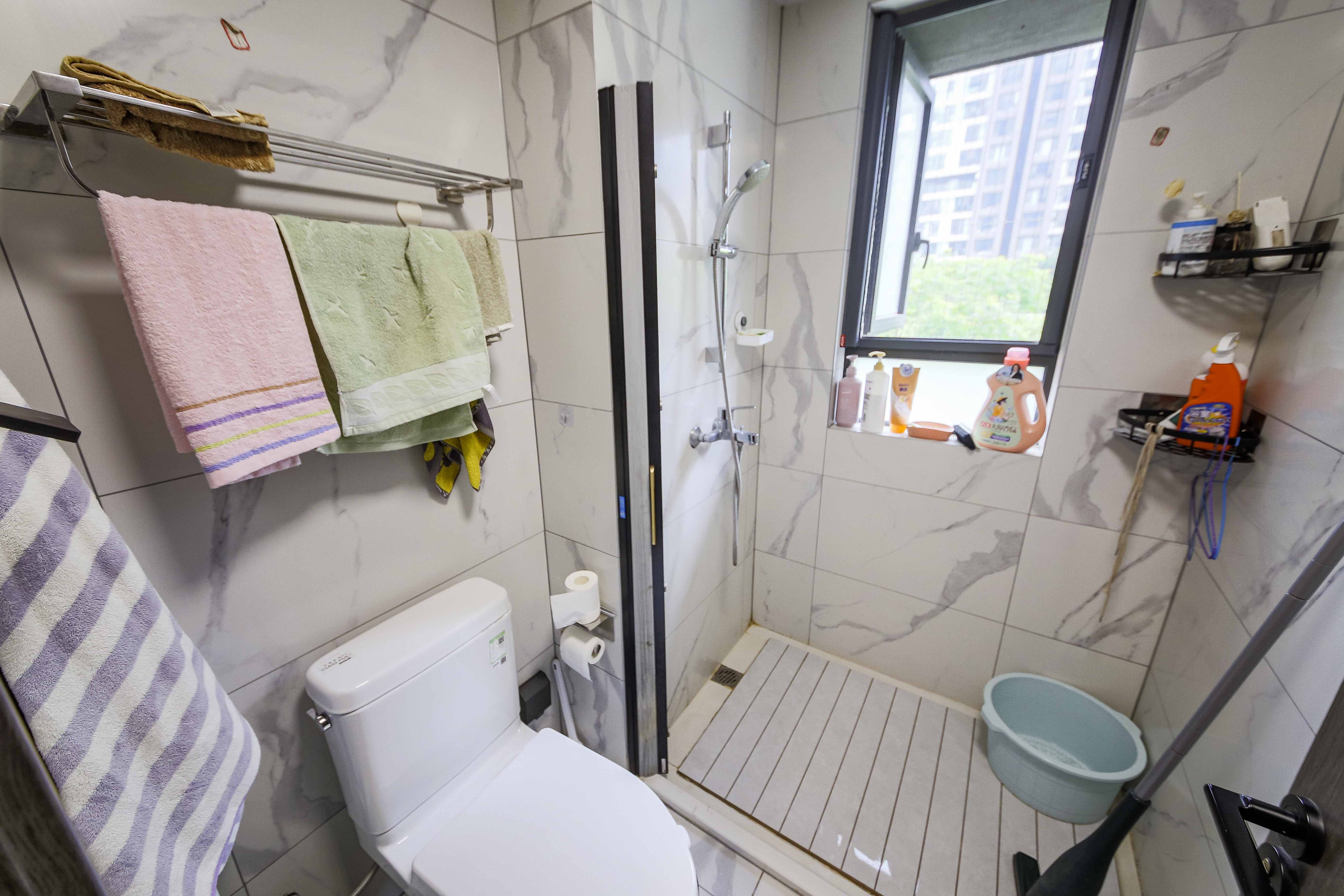 印湘江二（印江雅居）  4室2厅2卫   245.00万卫生间
