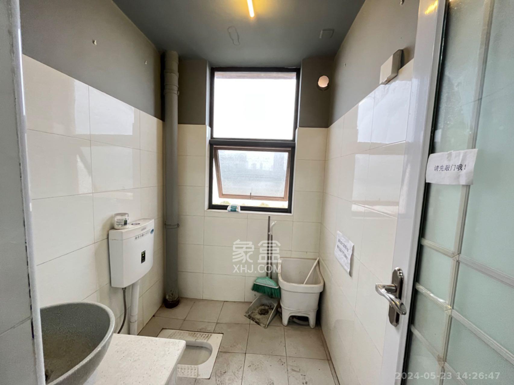 曙光泊岸  4室2厅2卫   5500.00元/月室内图