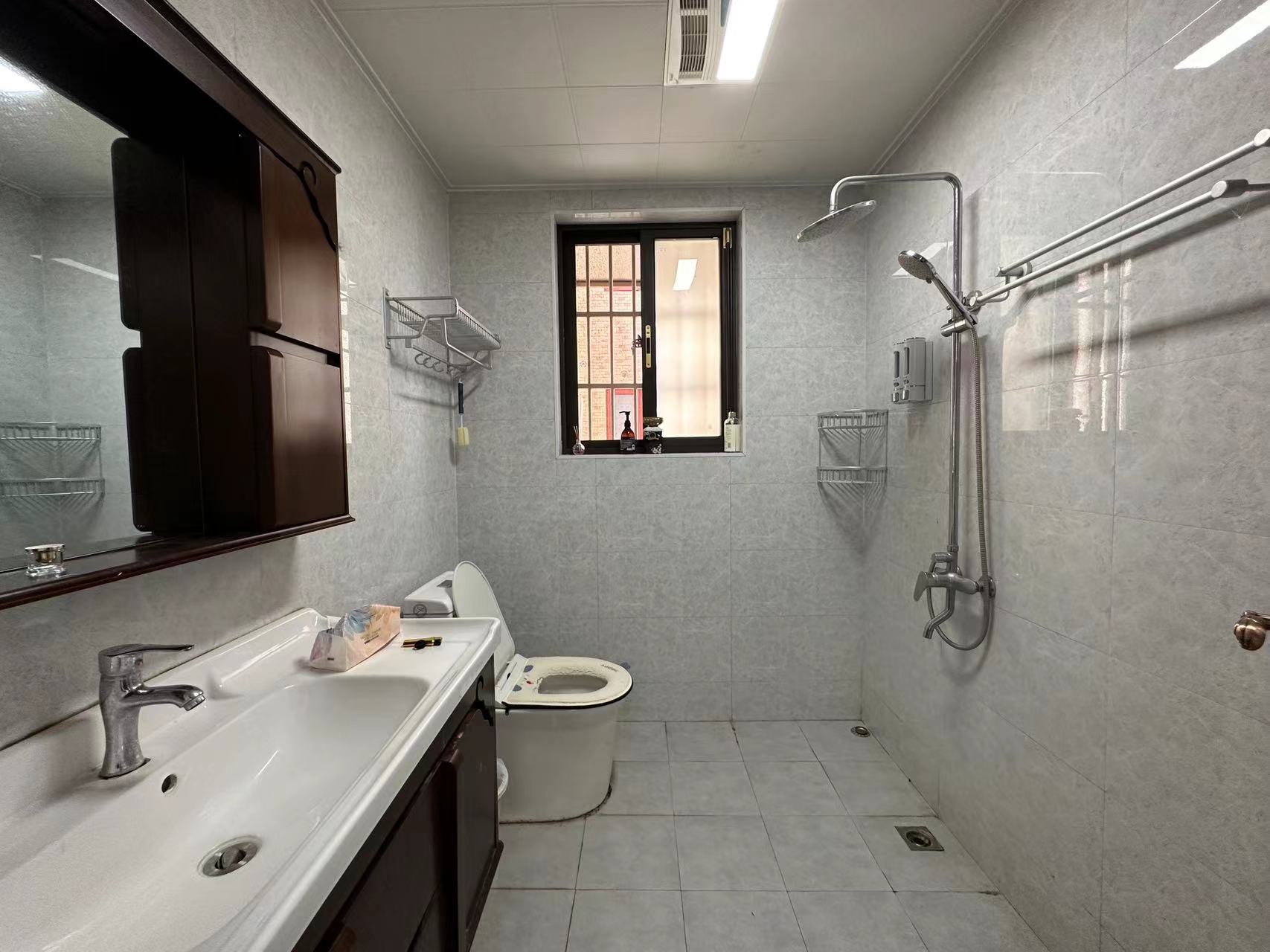 源园新村 5室2厅3卫 155.0万 源园新村 5室2厅3卫 155.0万室内图