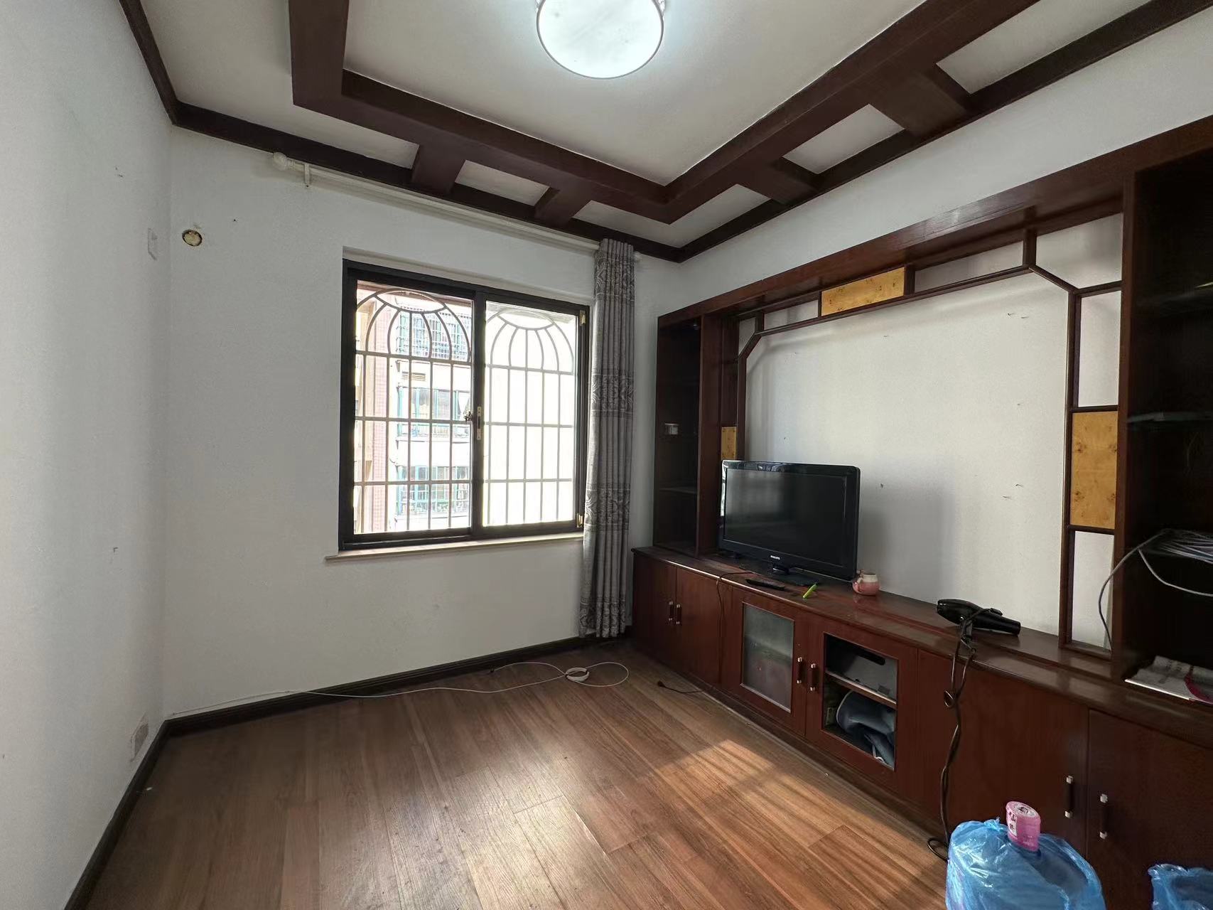 源园新村 5室2厅3卫 155.0万 源园新村 5室2厅3卫 155.0万室内图