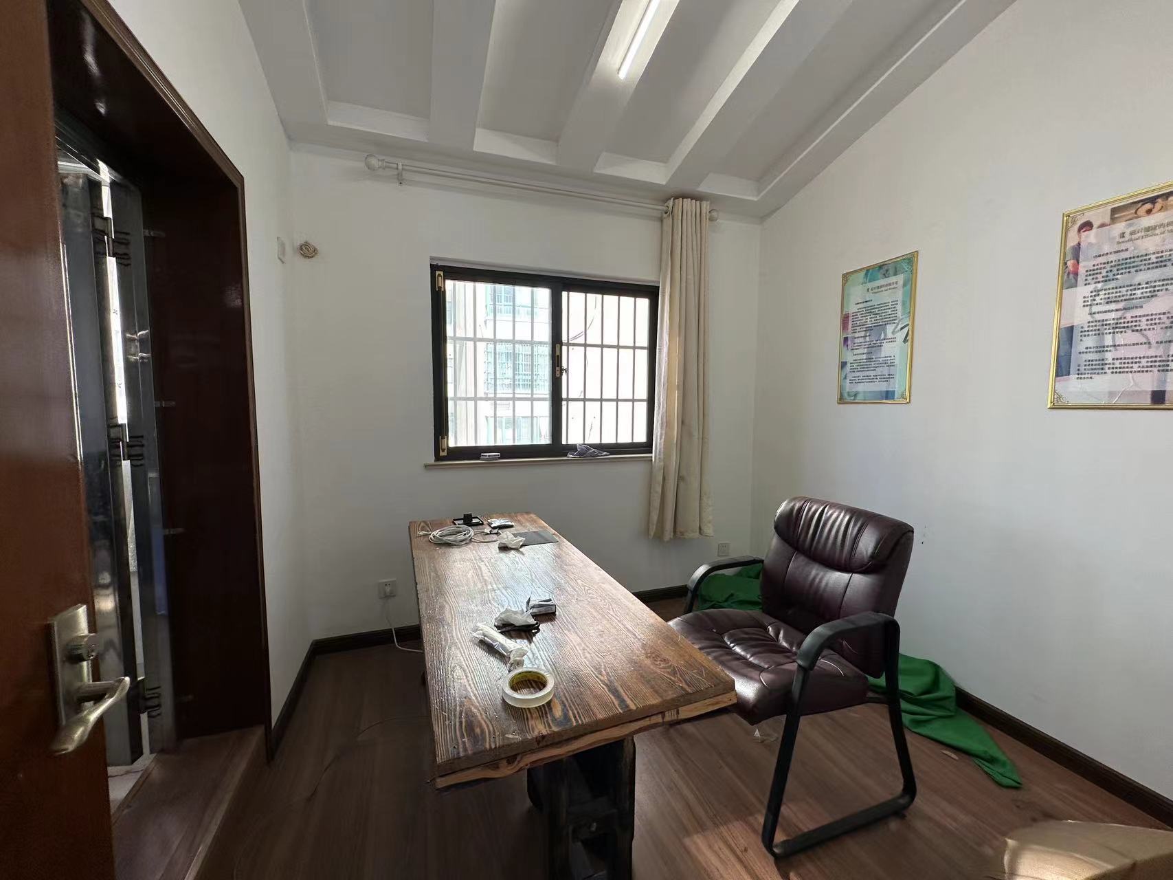 源园新村 5室2厅3卫 155.0万 源园新村 5室2厅3卫 155.0万室内图