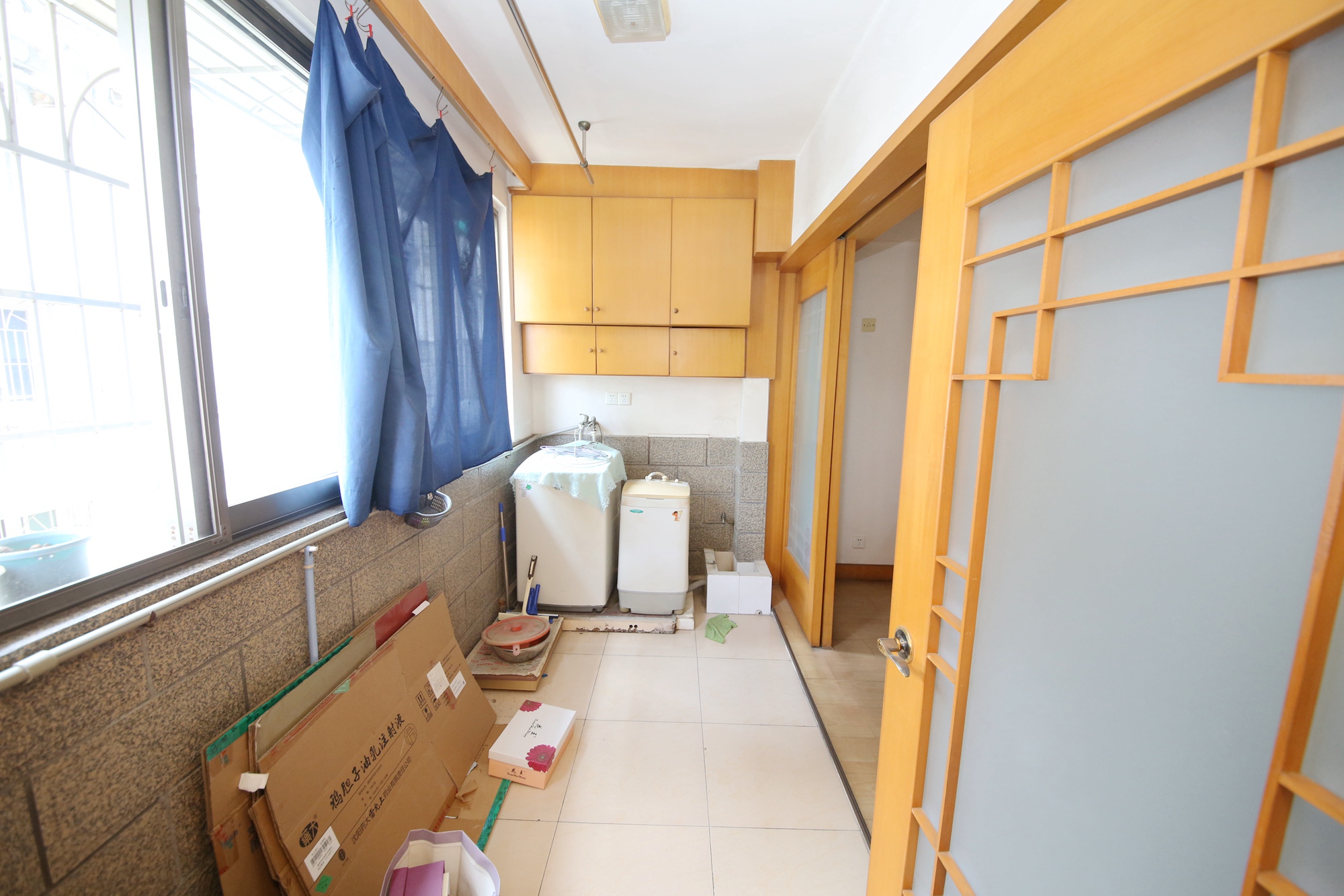 人民新村  3室2厅1卫   75.00万阳台