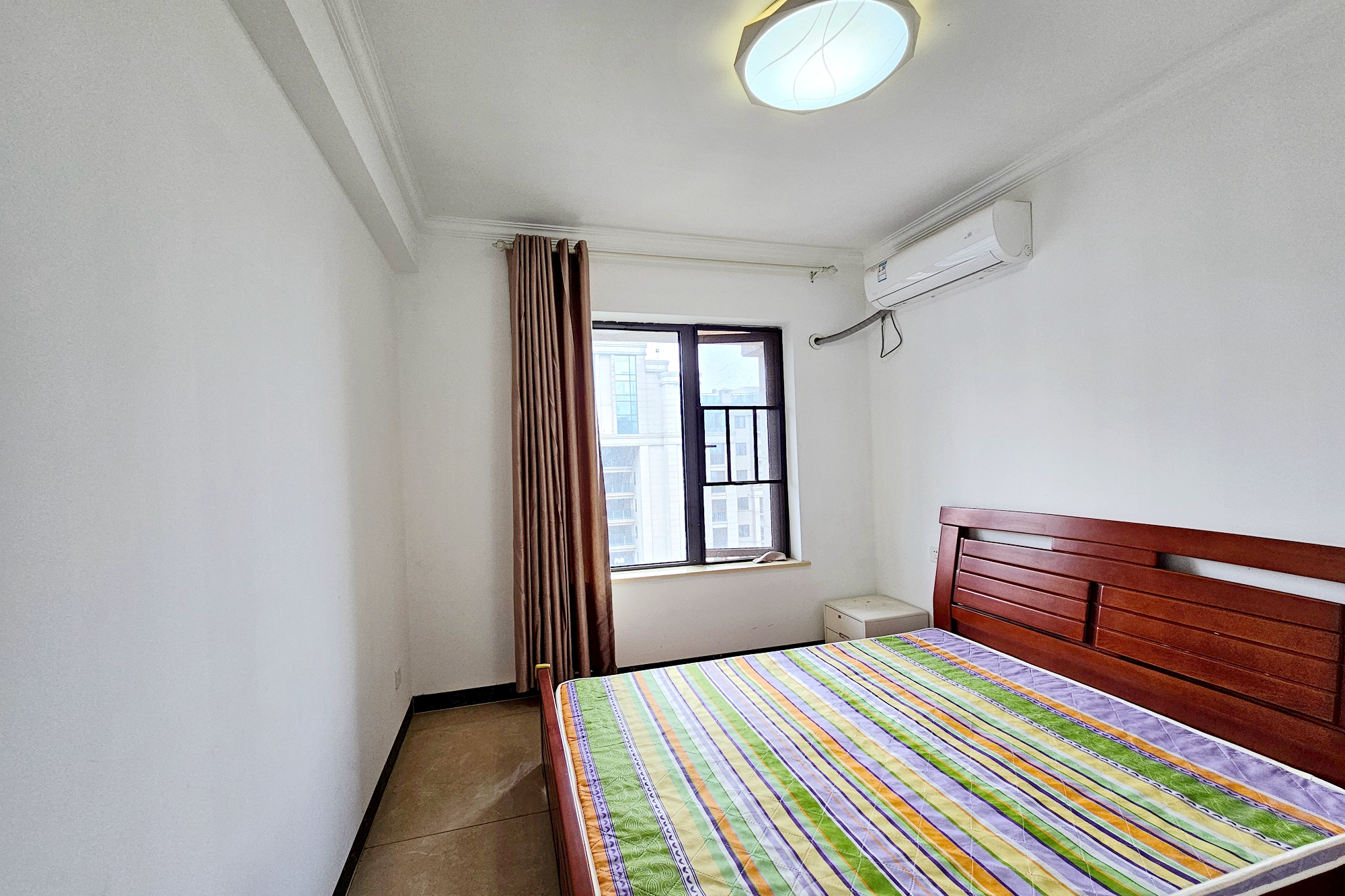 明昇壹城(明昇时代广场)一期 3室2厅1卫 128.0万 明昇壹城(明昇时代广场)一期 3室2厅1卫 128.0万卧室