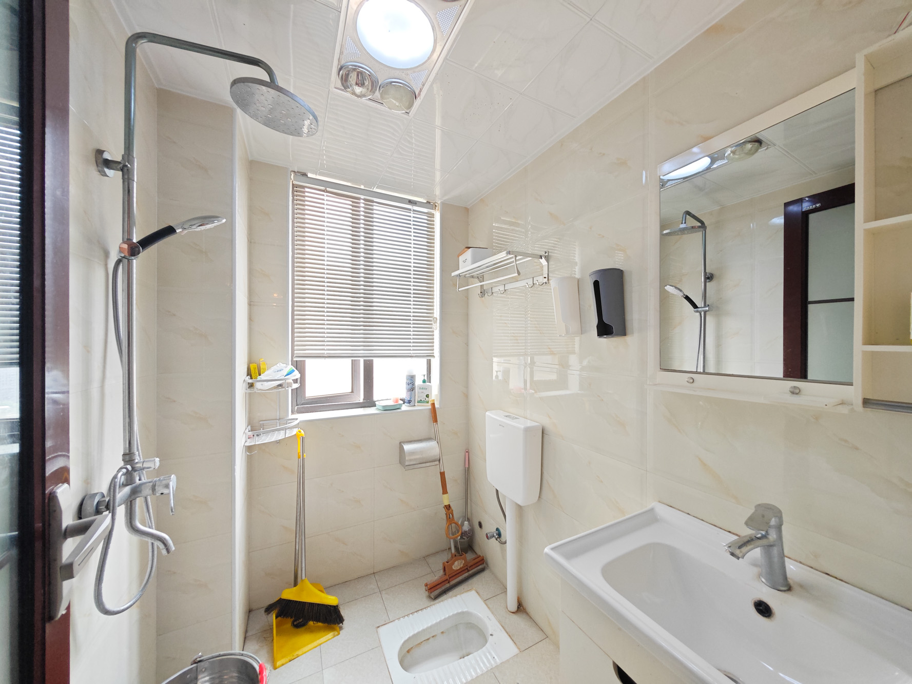 卓越蔚蓝城邦 3室2厅1卫 51.8万 卓越蔚蓝城邦 3室2厅1卫 51.8万卫生间