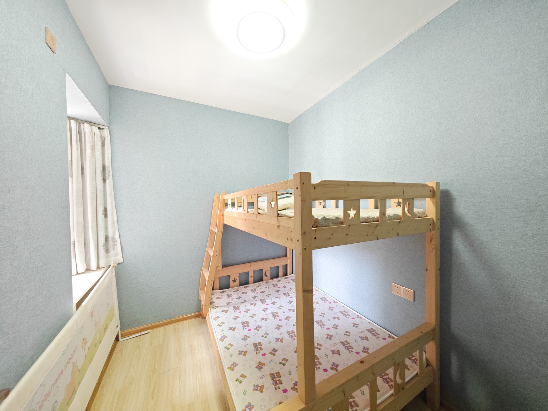 卓越蔚蓝城邦 3室2厅1卫 51.8万 卓越蔚蓝城邦 3室2厅1卫 51.8万卧室