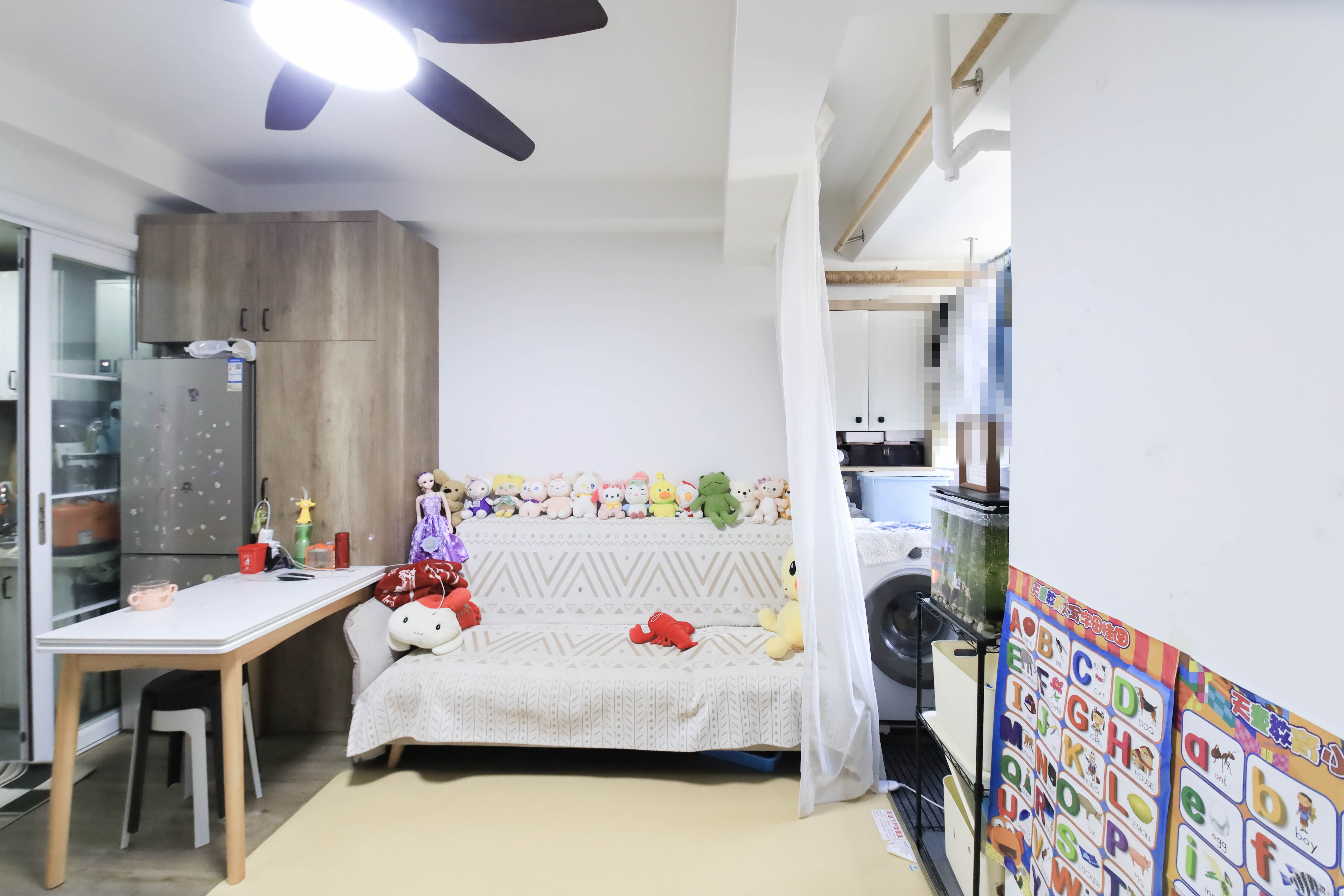 长房半岛蓝湾（观山月）  1室1厅1卫   45.00万客厅