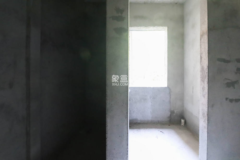 長房平和墅  5室4廳3衛(wèi)   620.00萬