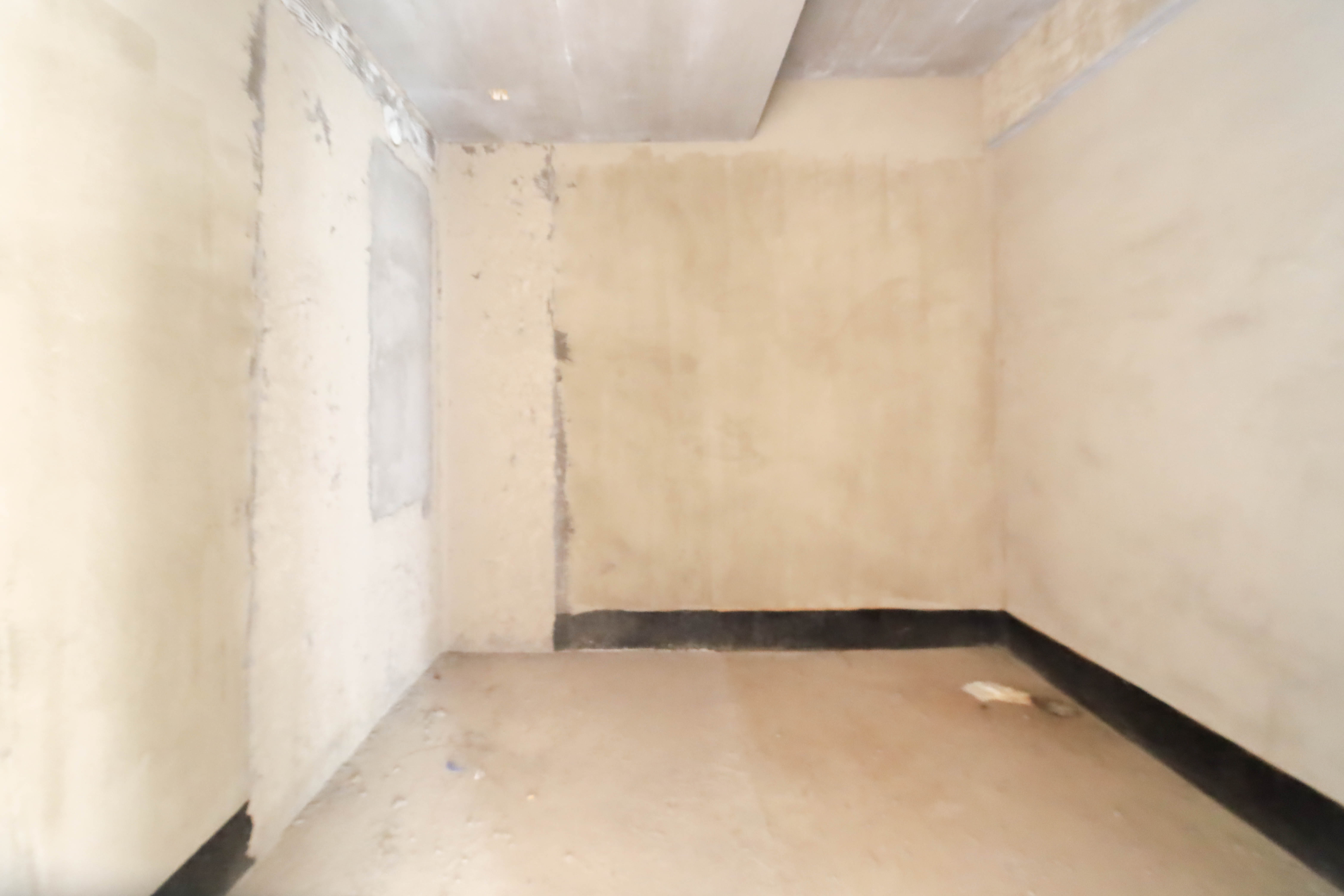 长房平和墅 5室4厅3卫 620.0万 长房平和墅 5室4厅3卫 620.0万卫生间