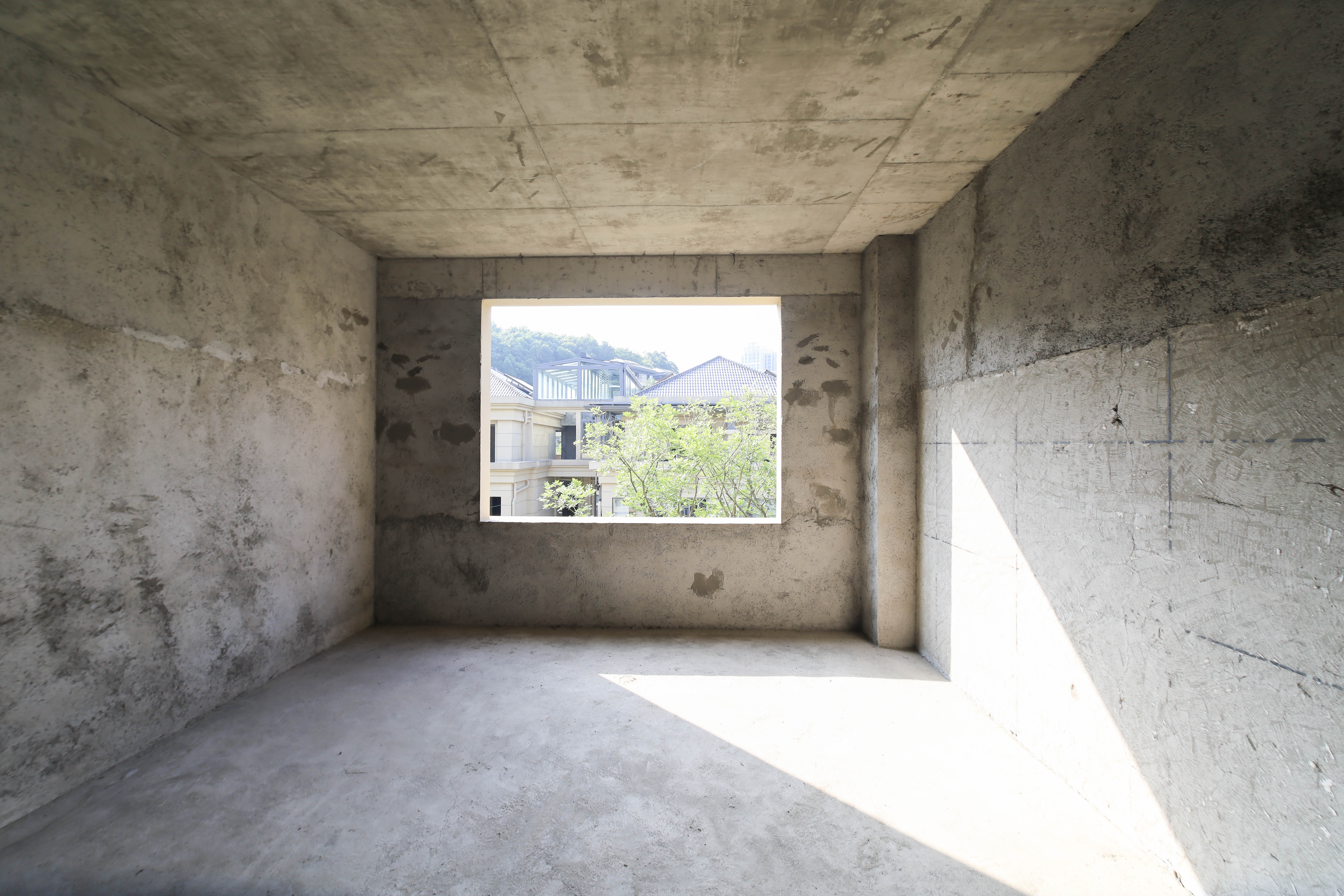 长房平和墅 5室4厅3卫 620.0万 长房平和墅 5室4厅3卫 620.0万卧室