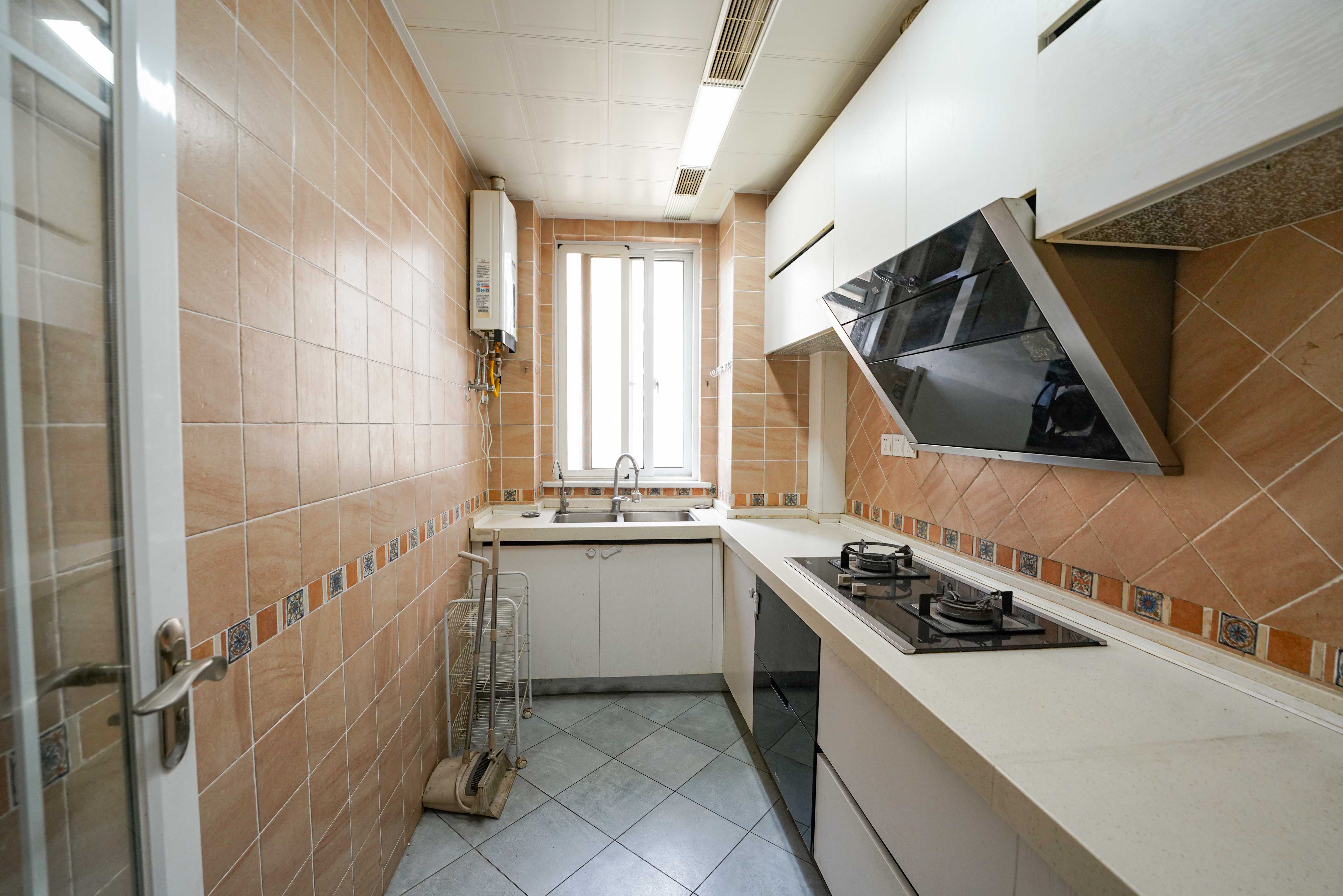 绿地新都会  3室2厅2卫    89.0万 绿地新都会  3室2厅2卫    89.0万其他