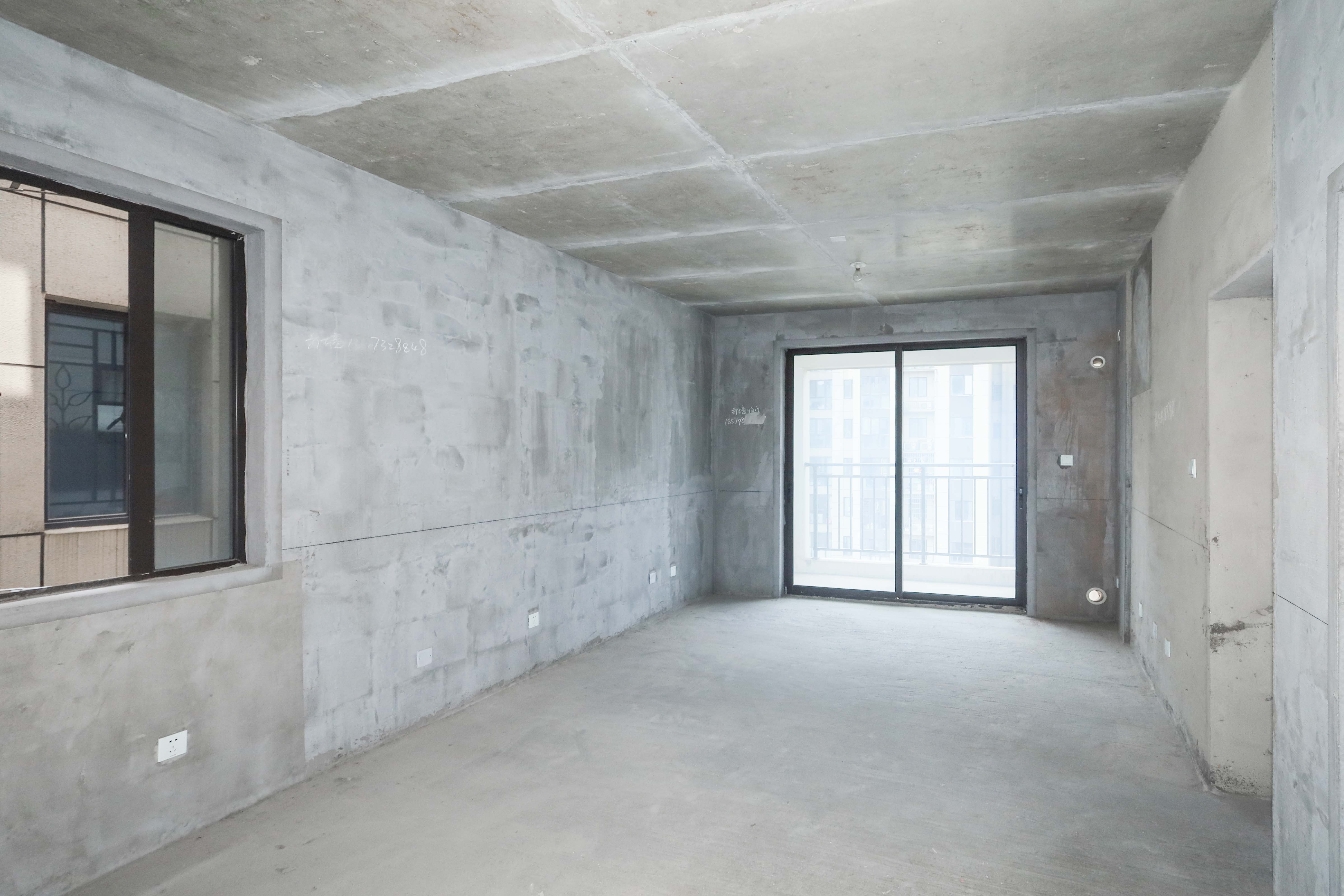 中国铁建梅溪青秀二期  3室2厅2卫   165.00万客厅