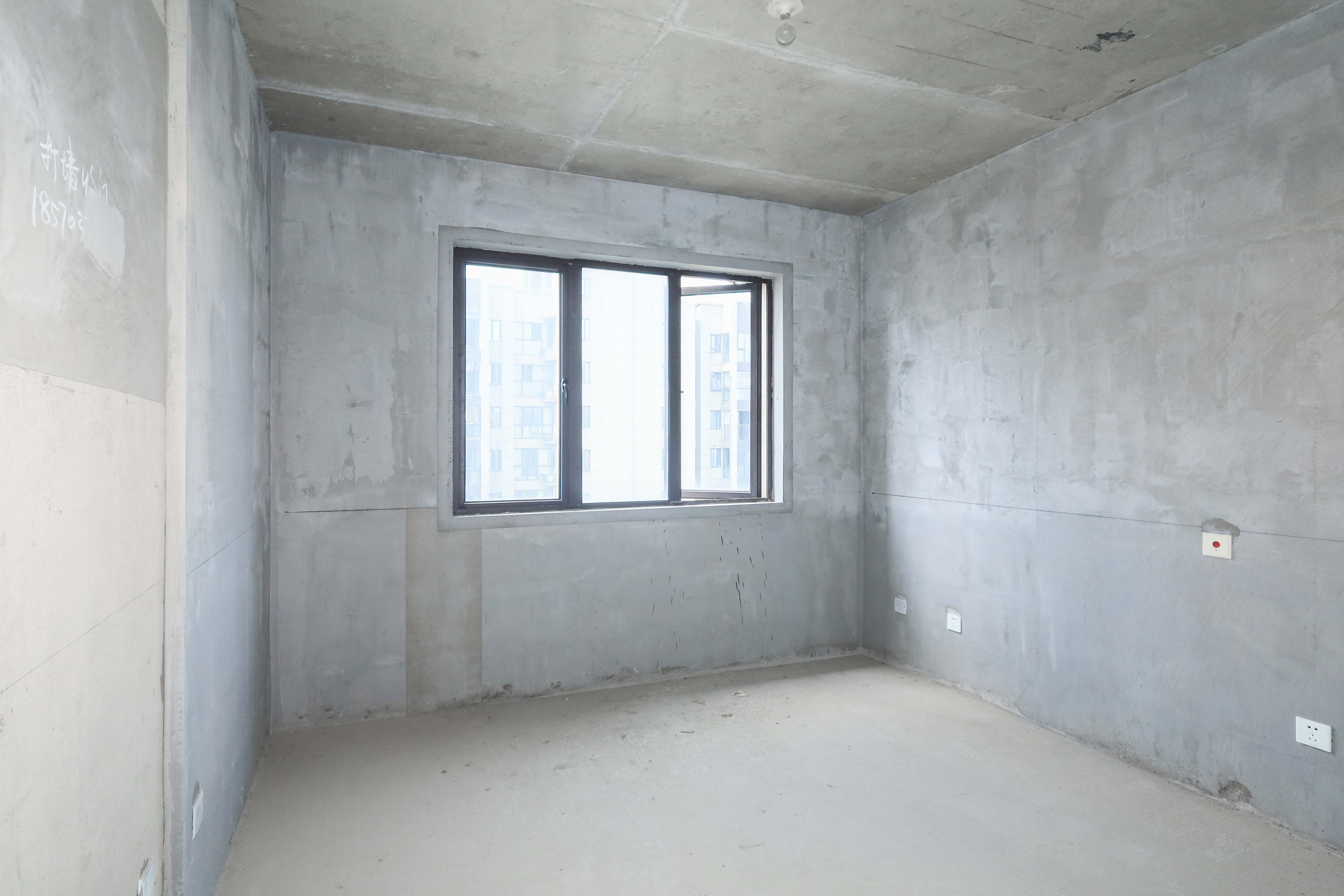 中国铁建梅溪青秀二期  3室2厅2卫   165.00万卧室