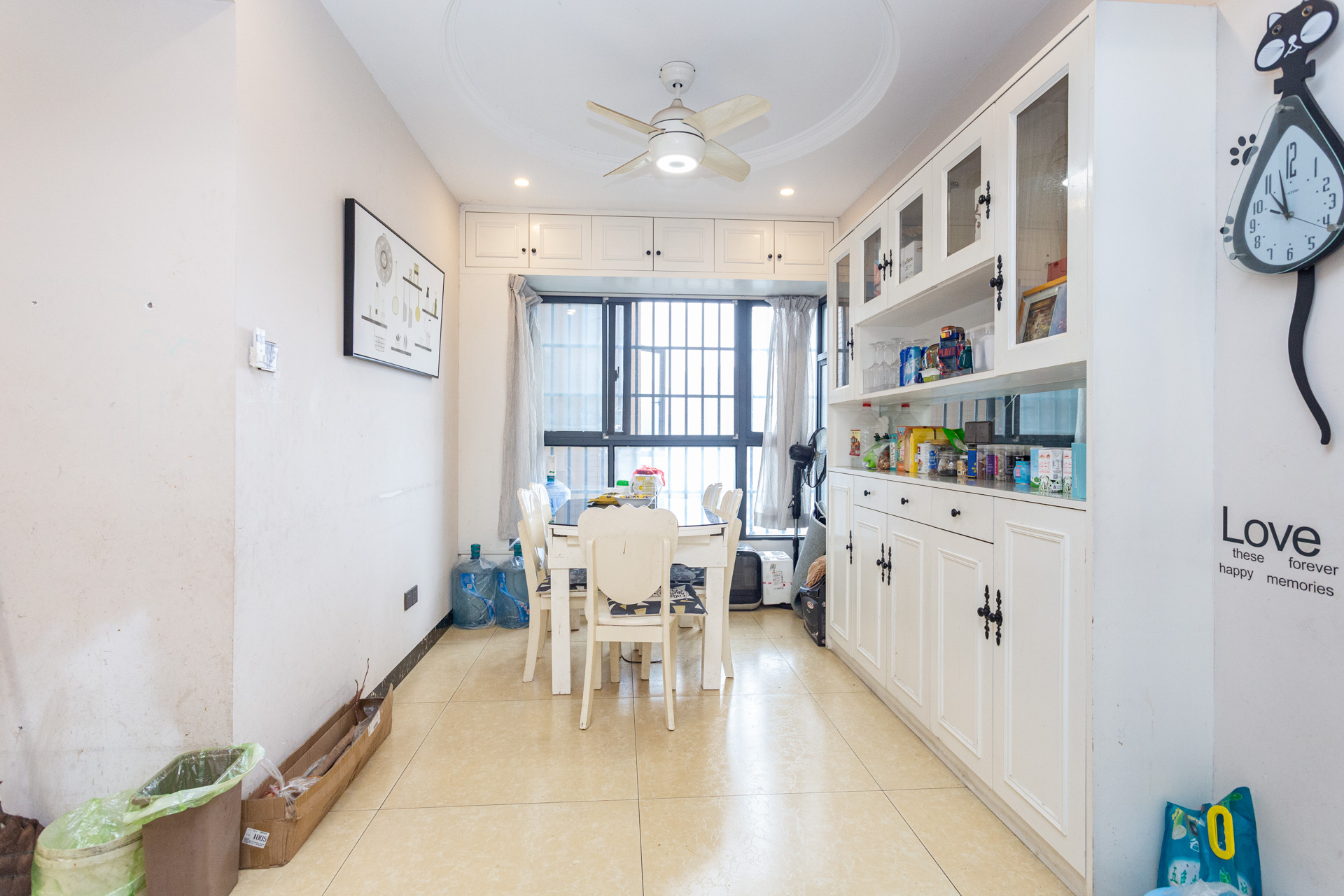 勤诚达新界 3室2厅1卫 111.0万 勤诚达新界 3室2厅1卫 111.0万客厅