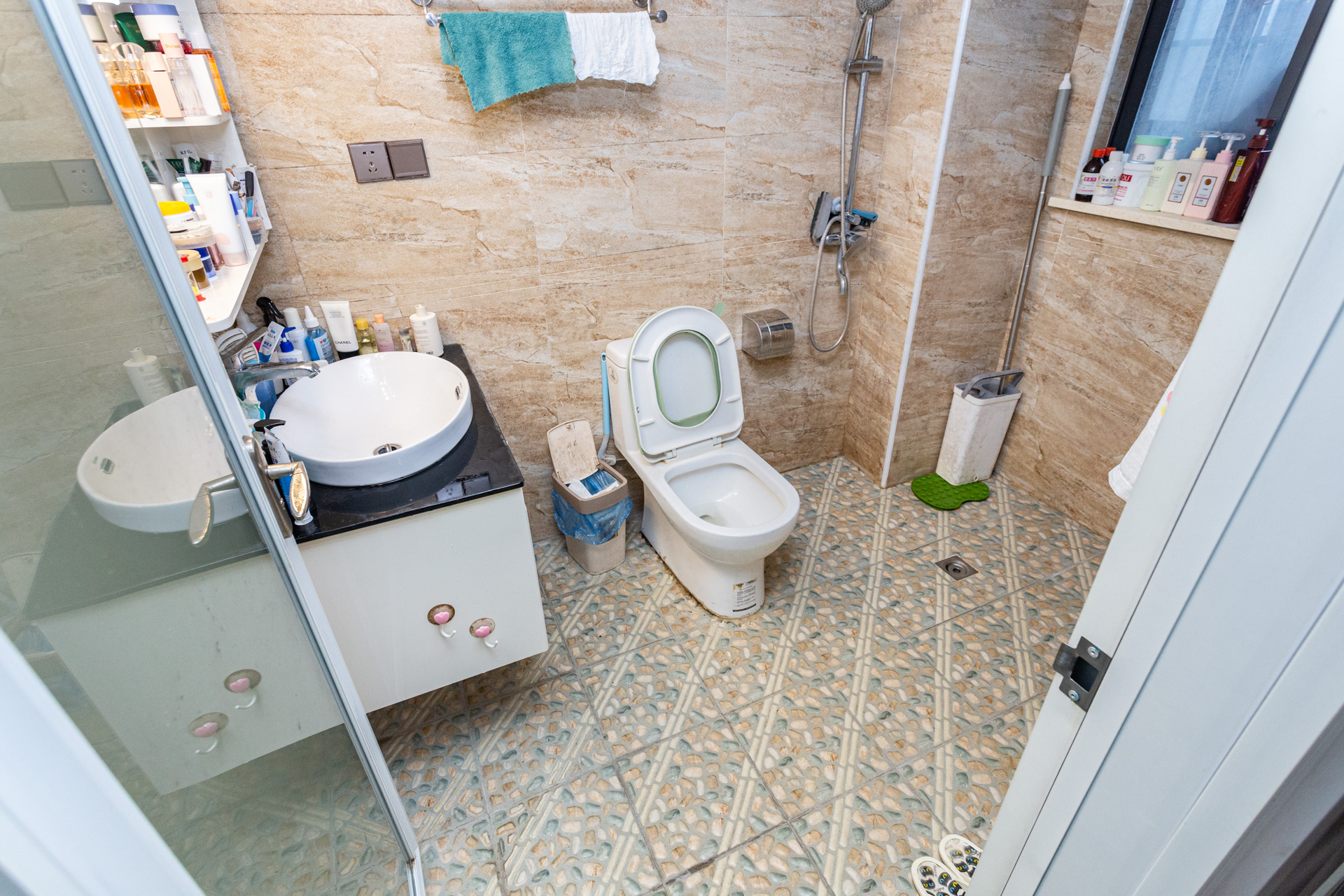 勤诚达新界 3室2厅1卫 111.0万 勤诚达新界 3室2厅1卫 111.0万卫生间