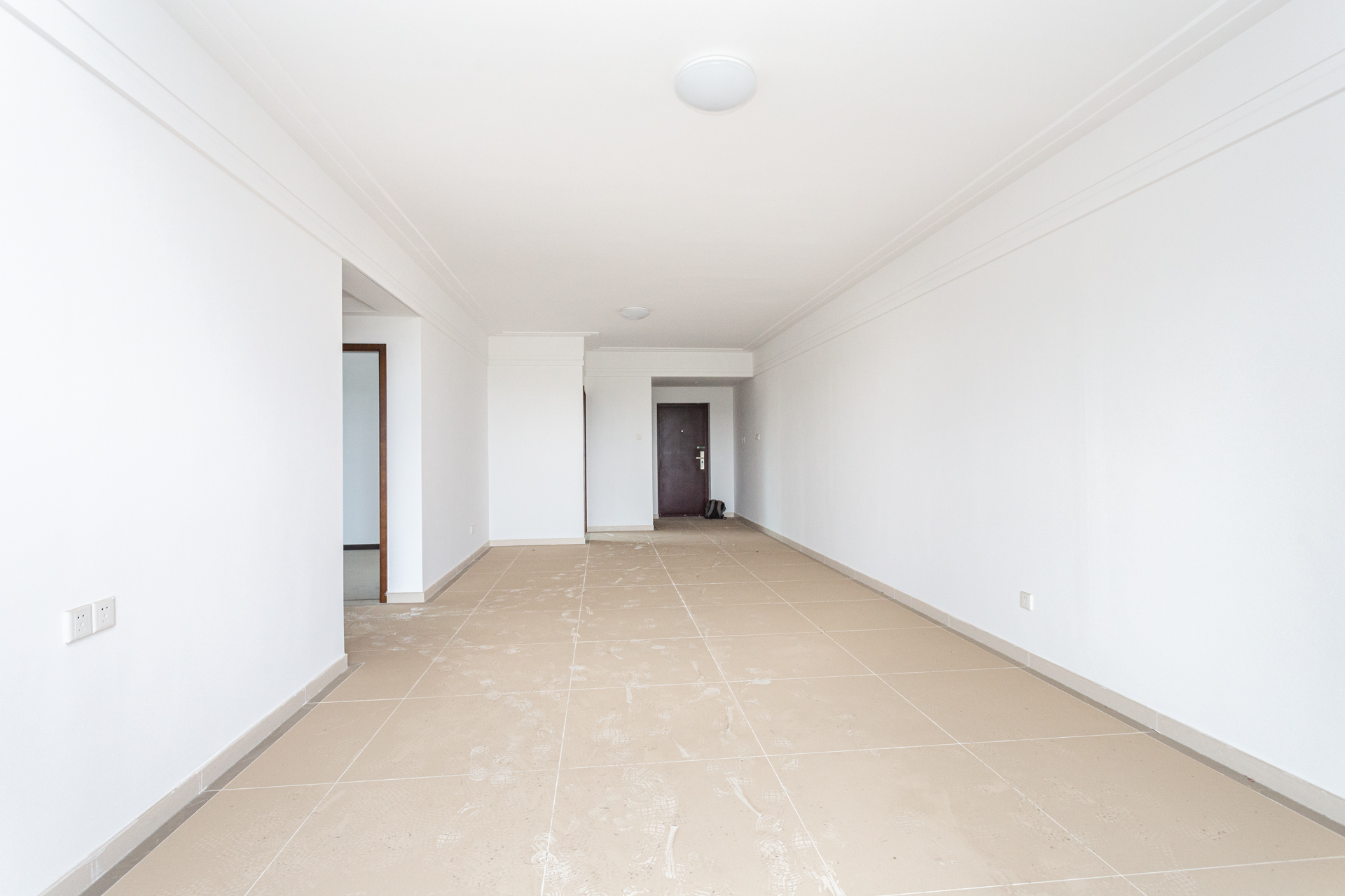 珠江东方明珠（新地东方明珠）三期  3室2厅2卫    69.0万客厅