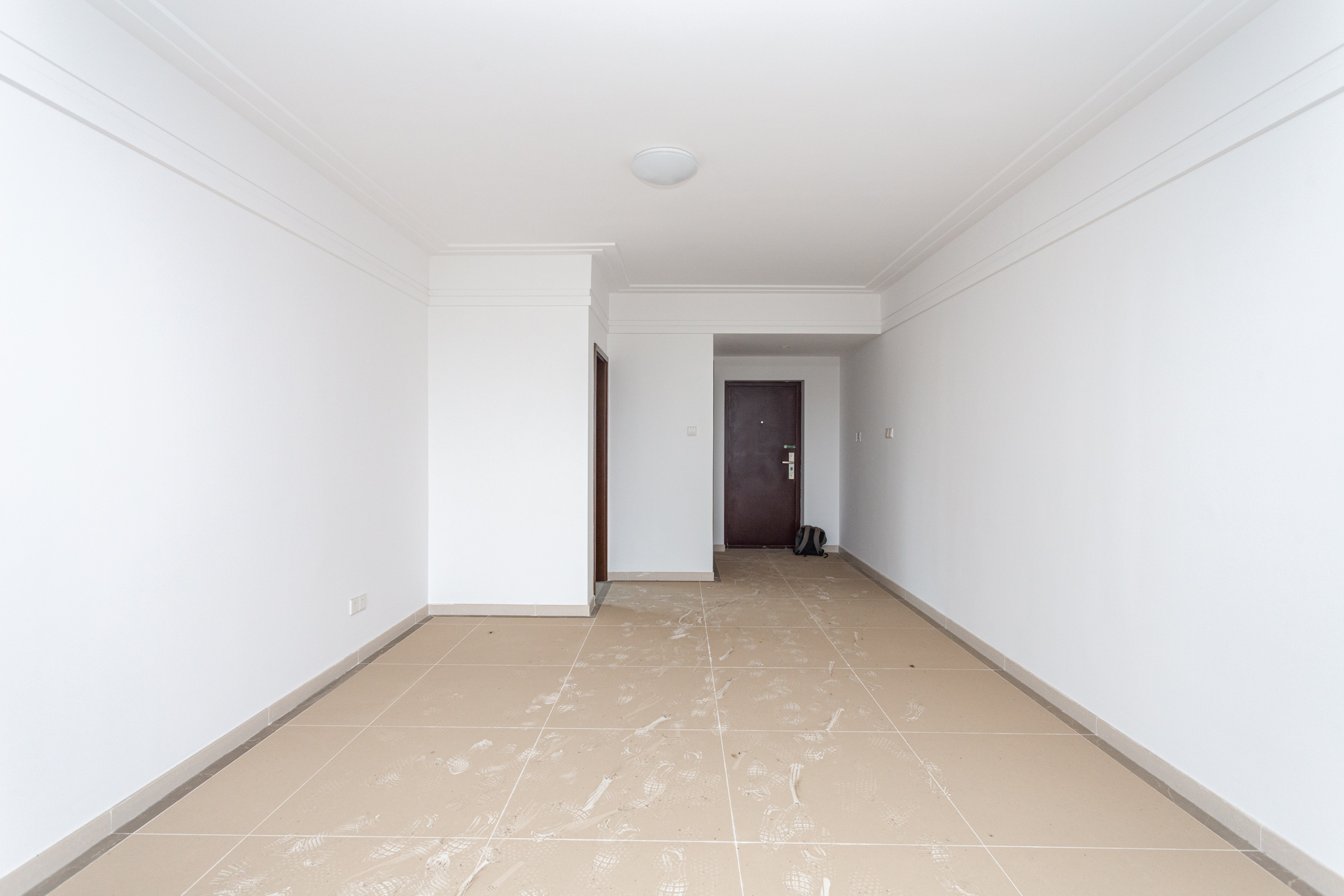 珠江东方明珠（新地东方明珠）三期  3室2厅2卫    69.0万客厅