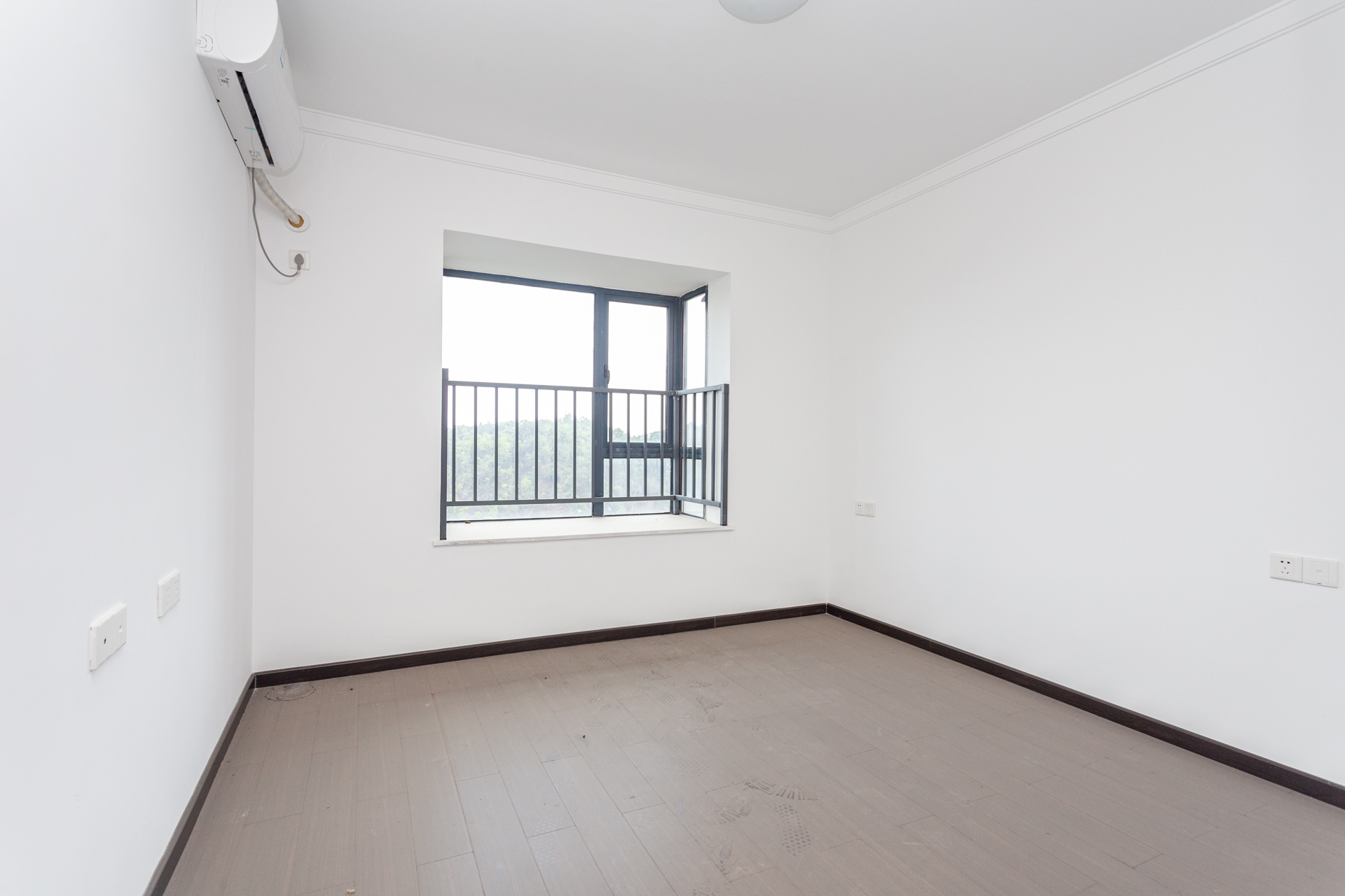 珠江东方明珠（新地东方明珠）三期  3室2厅2卫    69.0万卧室