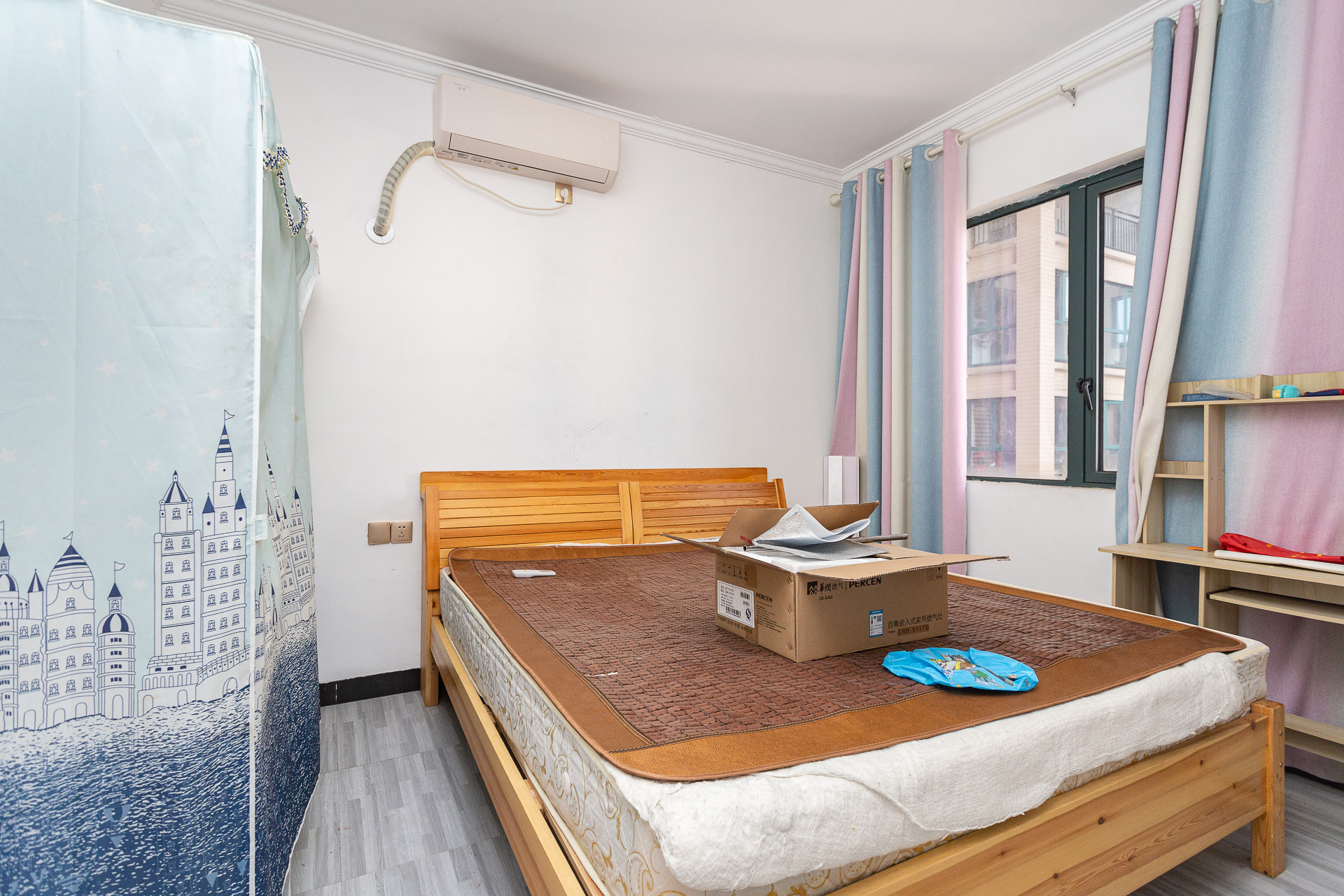 金湘苑(星澜之悦) 3室1厅1卫 65.0万 金湘苑(星澜之悦) 3室1厅1卫 65.0万卧室