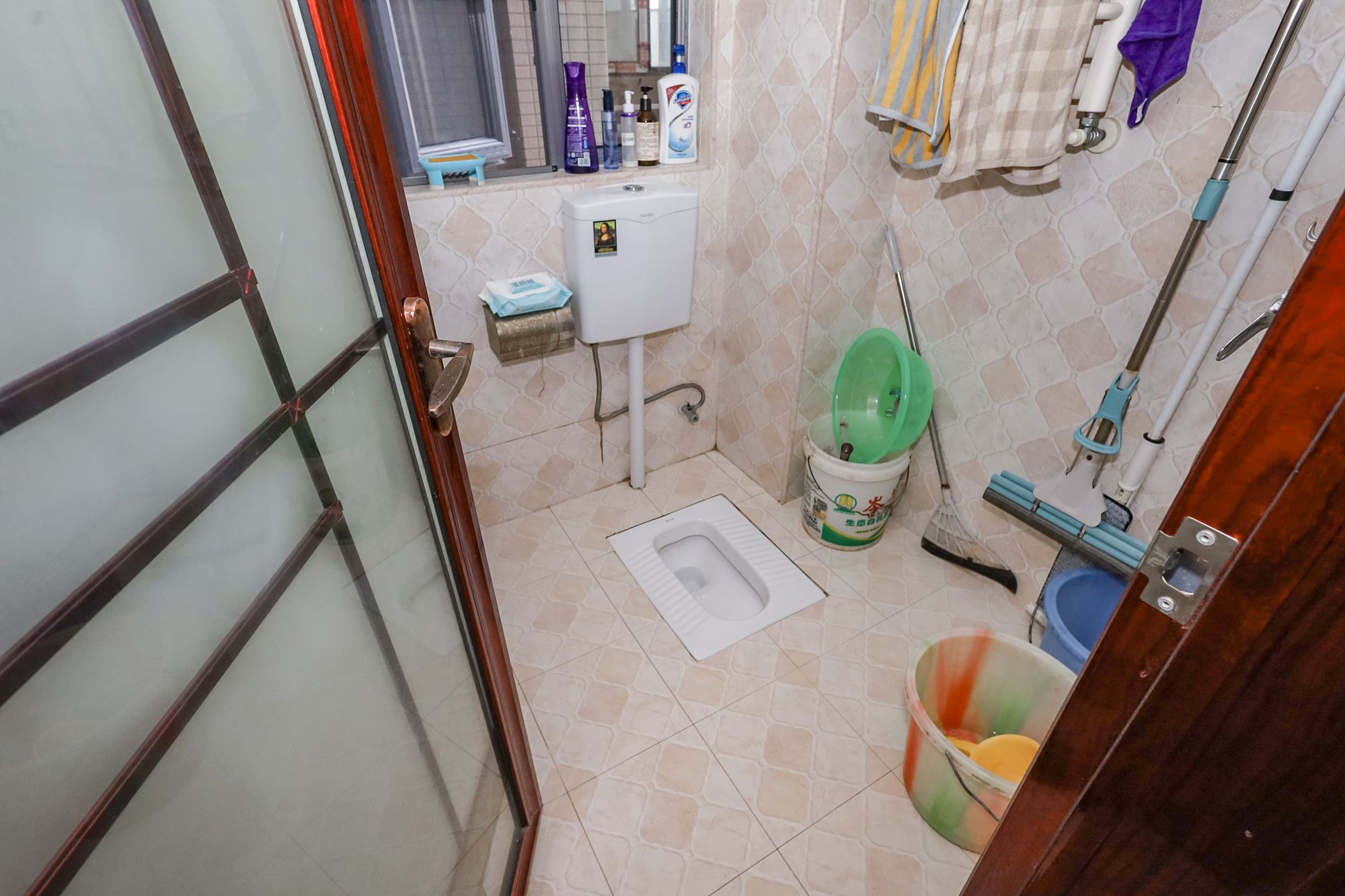 八方小区C区  3室2厅2卫   379.00万卫生间