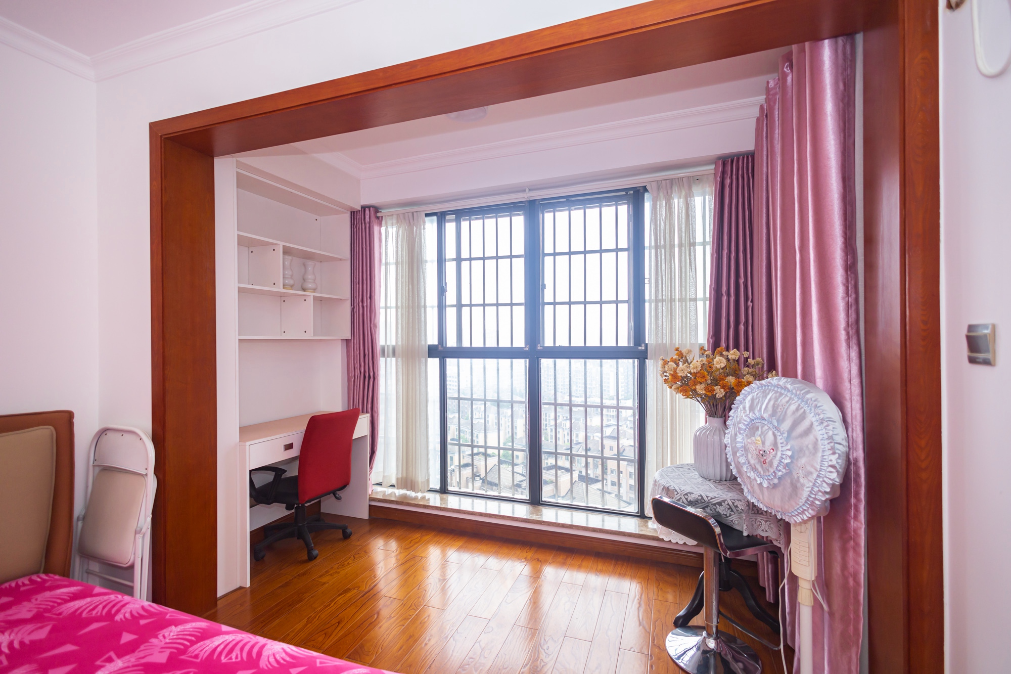 山水湾 4室2厅2卫 82.8万 山水湾 4室2厅2卫 82.8万阳台