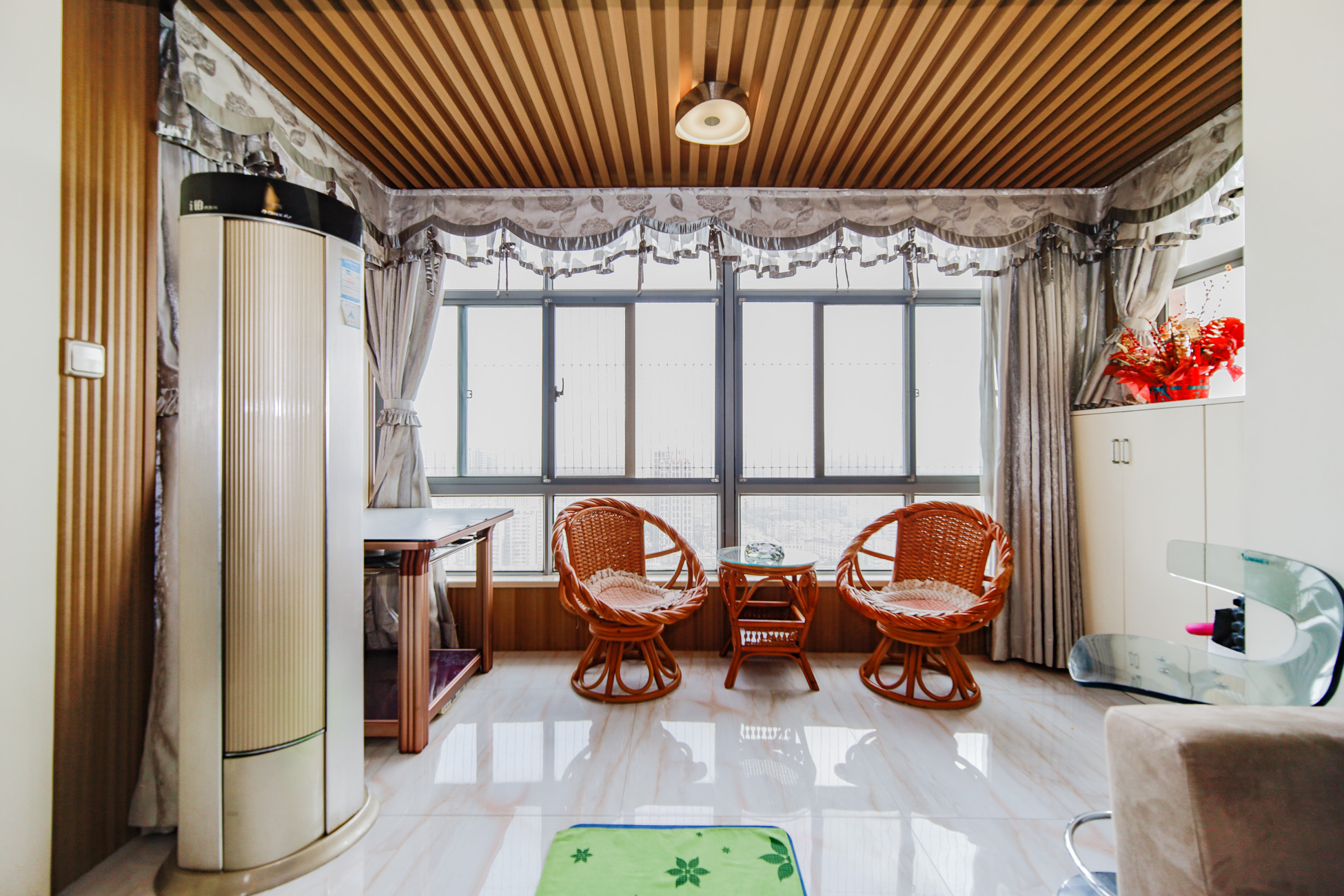 上海城小区  4室2厅2卫   129.00万阳台