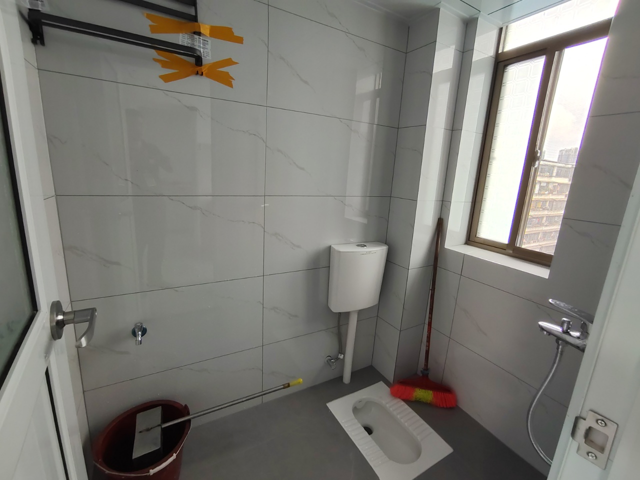 人民中路  2室1厅1卫    35.0万 人民中路  2室1厅1卫    35.0万室内图