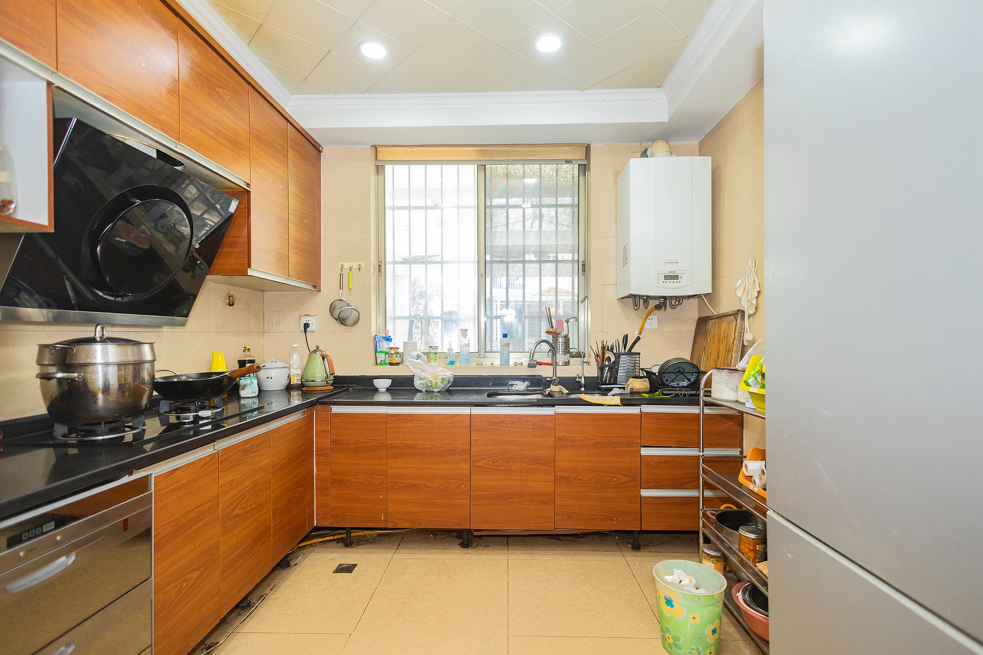 碧桂园威尼斯城  5室2厅4卫    368.0万 碧桂园威尼斯城  5室2厅4卫    368.0万厨房