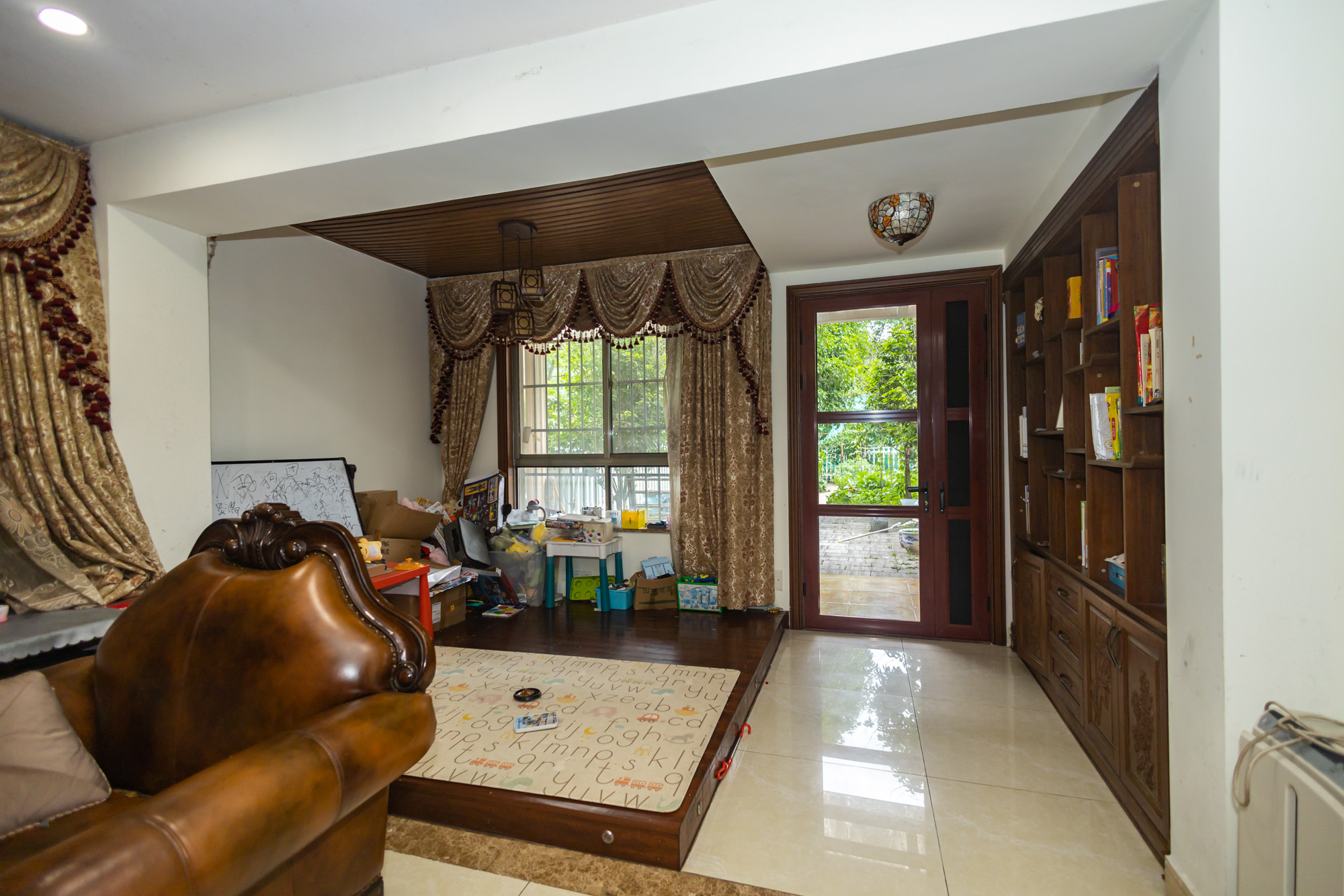 碧桂园威尼斯城  5室2厅4卫    368.0万 碧桂园威尼斯城  5室2厅4卫    368.0万阳台