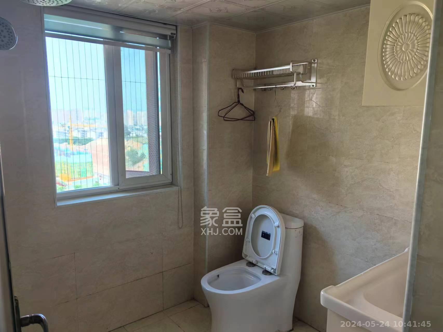 丽发新城  3室2厅2卫   2300.00元/月室内图