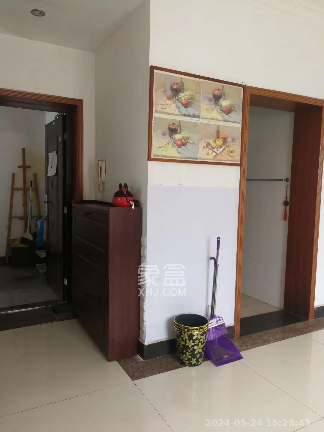 靳江小区  2室2厅1卫   1700.00元/月室内图