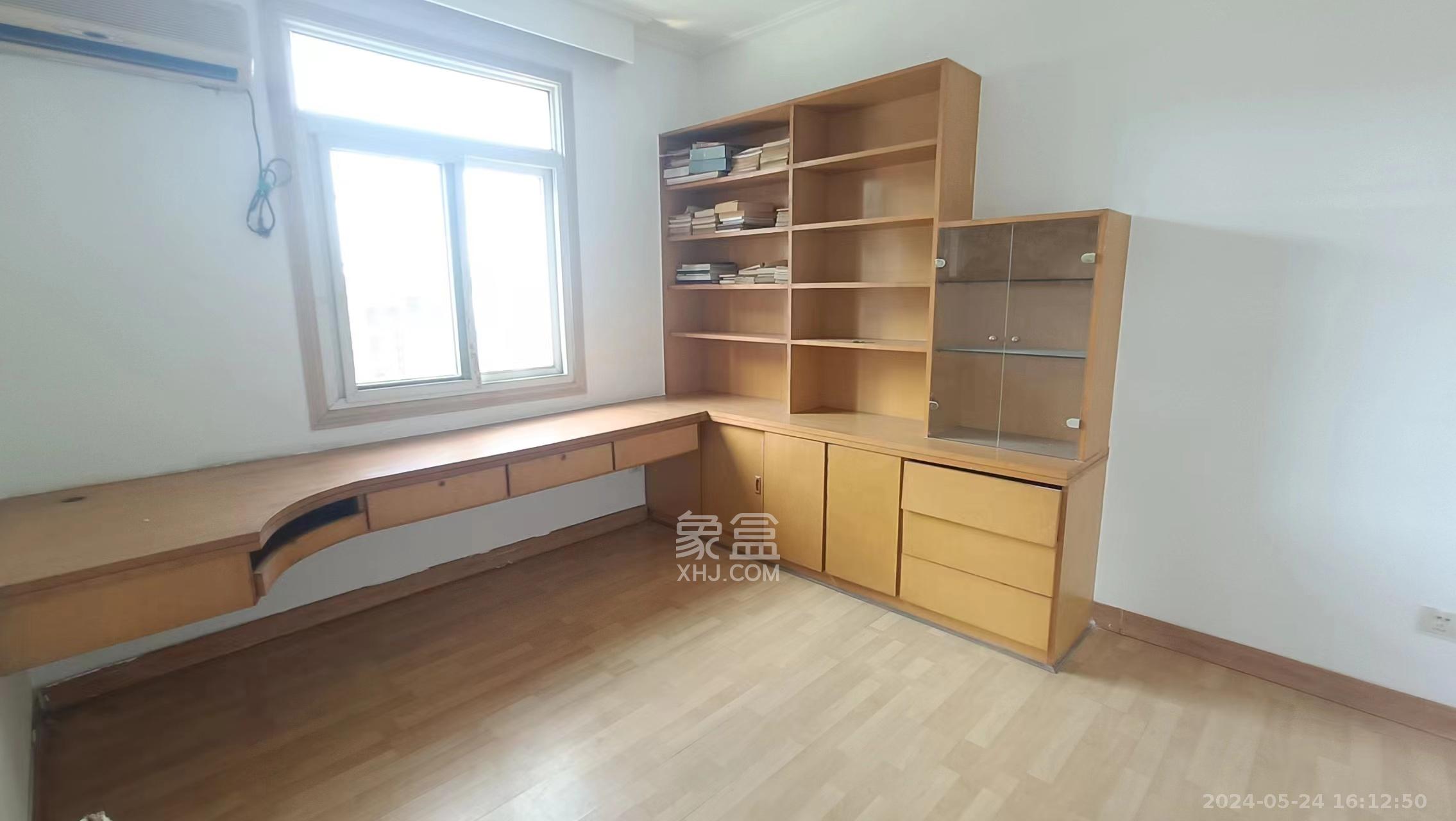 湖南六建伍家岭小区  3室2厅1卫   1400.00元/月户型图