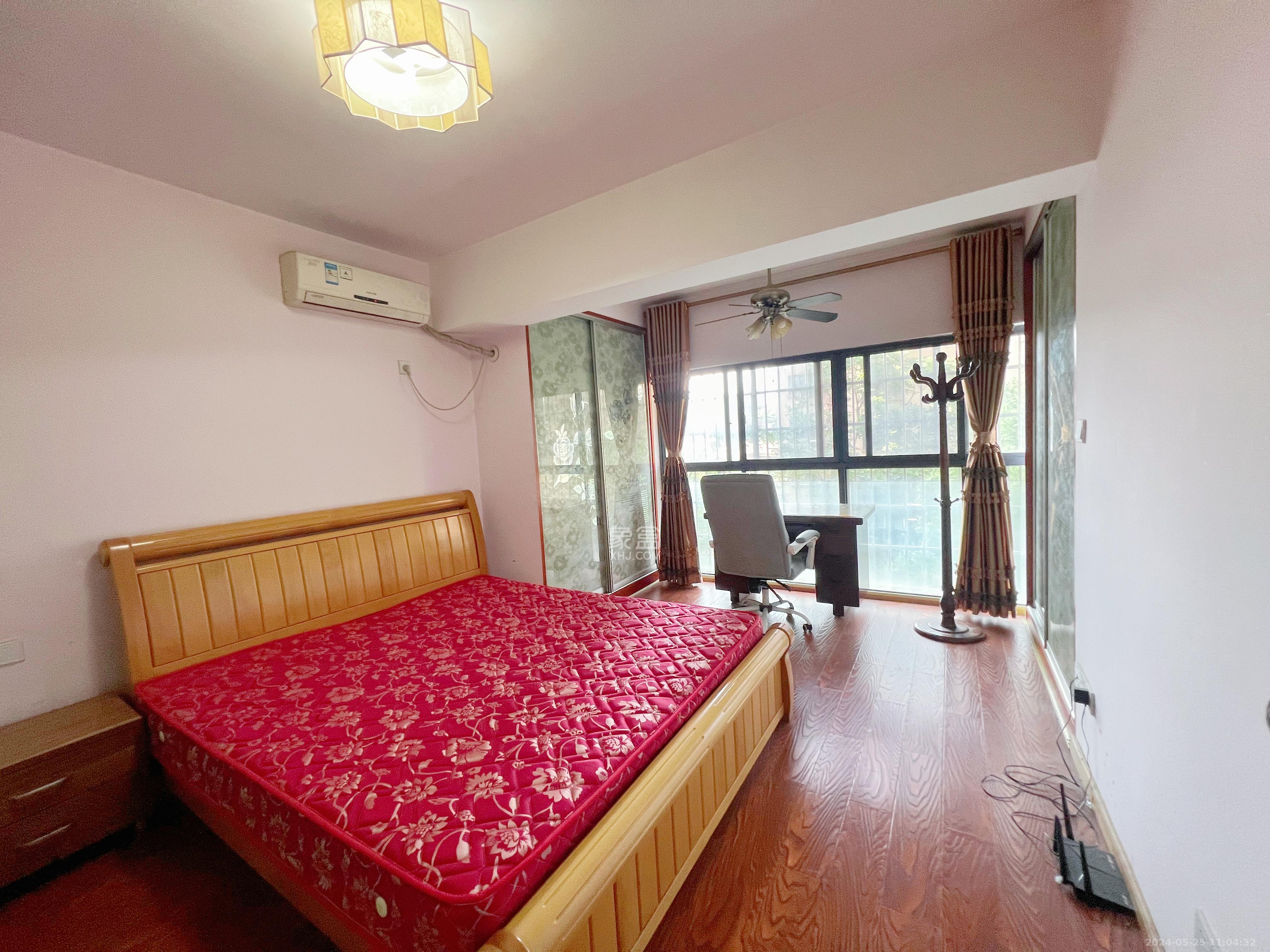 中城丽景香山园  3室2厅2卫   2800.00元/月室内图
