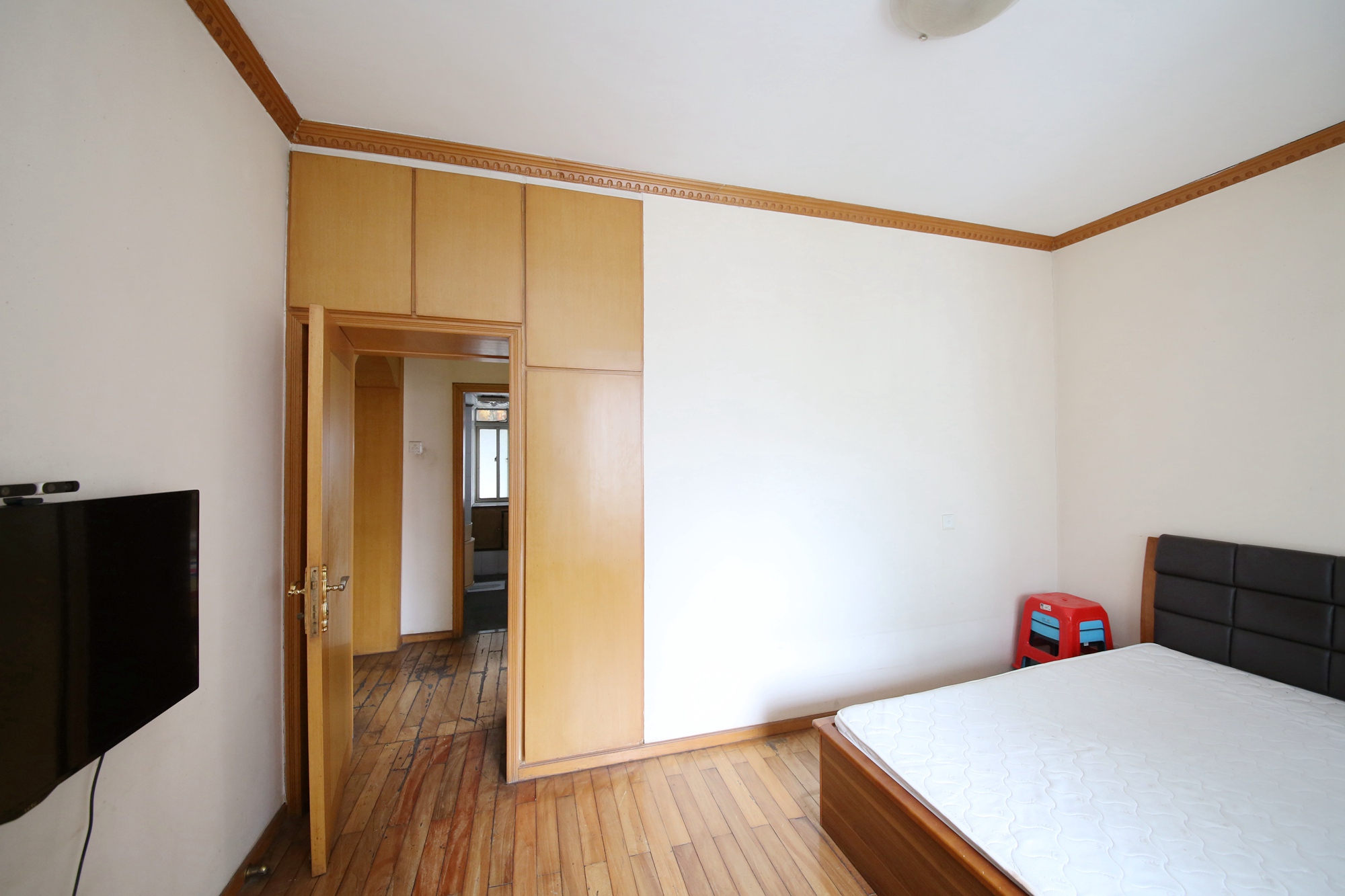 富华大厦  2室2厅1卫   85.00万卧室